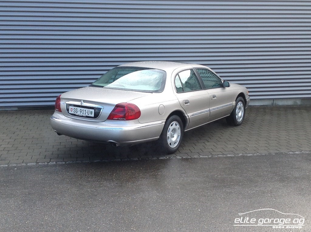 LINCOLN Continental-image-5
