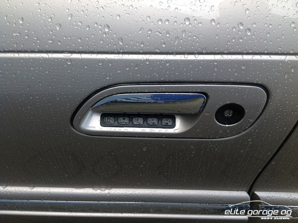 LINCOLN Continental-image-8