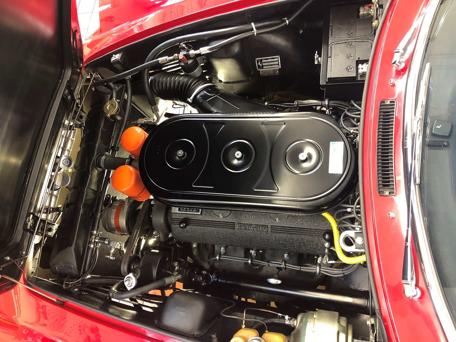 FERRARI 365 GT 2+2-image-12
