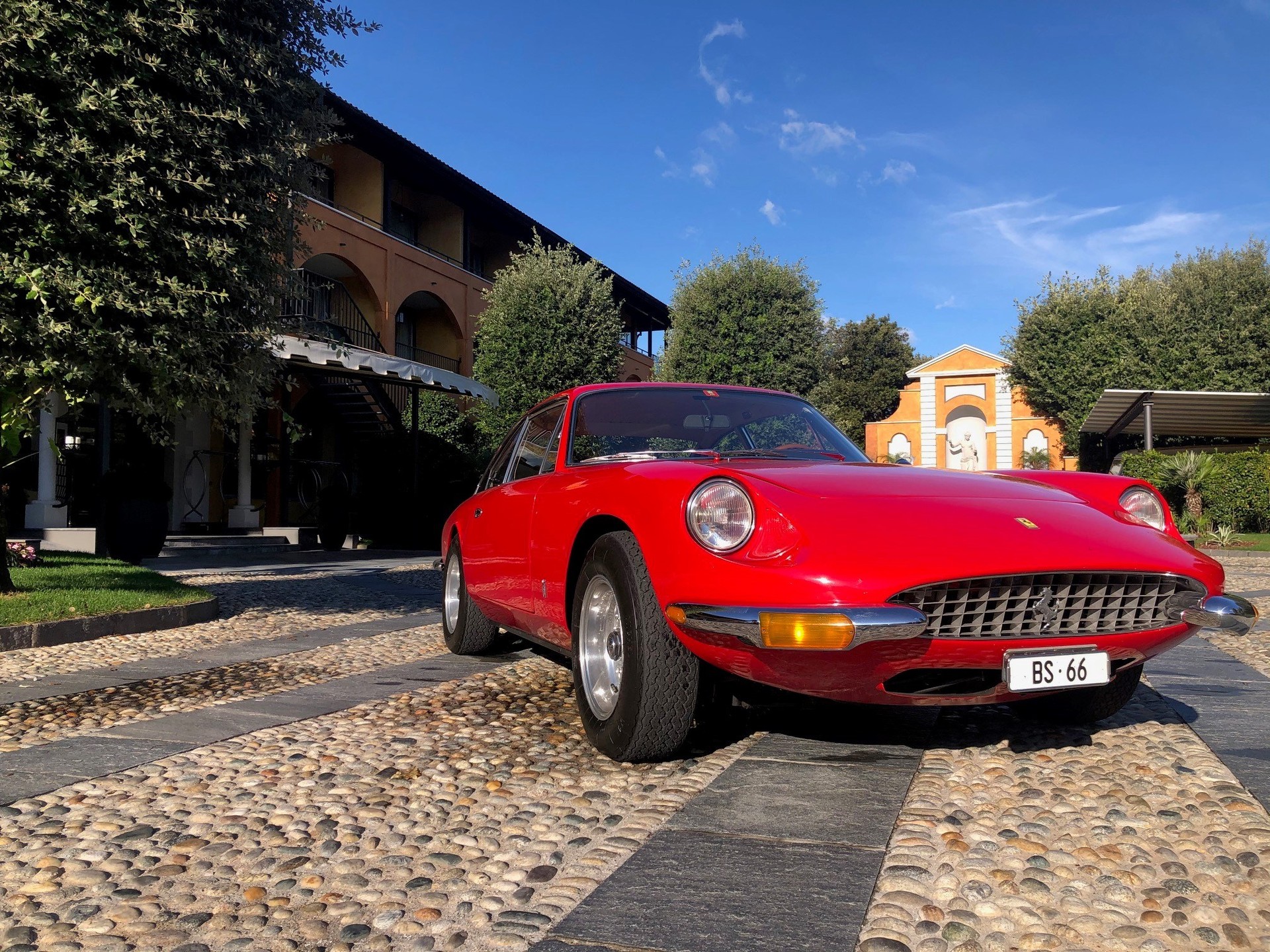 FERRARI 365 GT 2+2