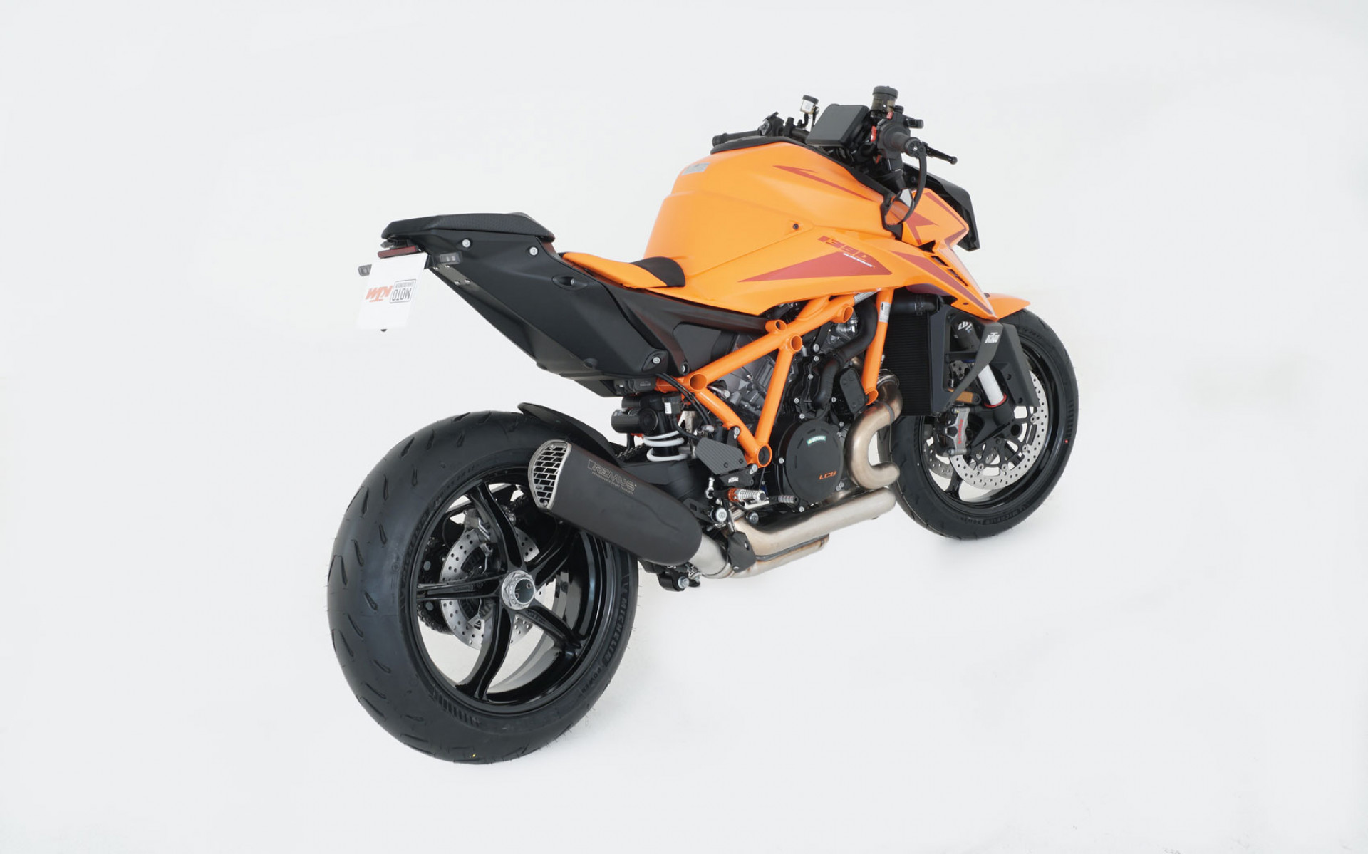 KTM 1390 Super Duke R Evo inkl. Umbau Kit & Tech Pack-image-2