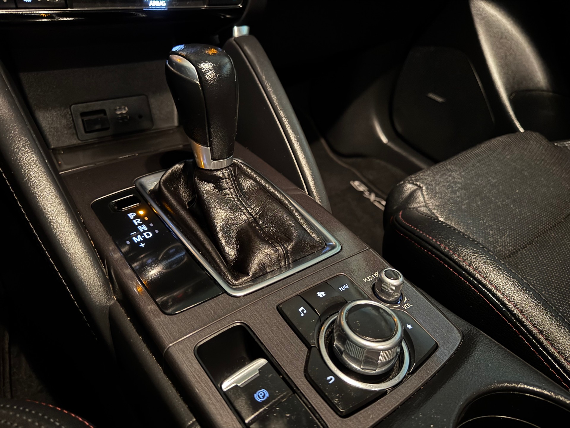 MAZDA CX-5 2.2 D HP Revolution AWD Automatic-image-30