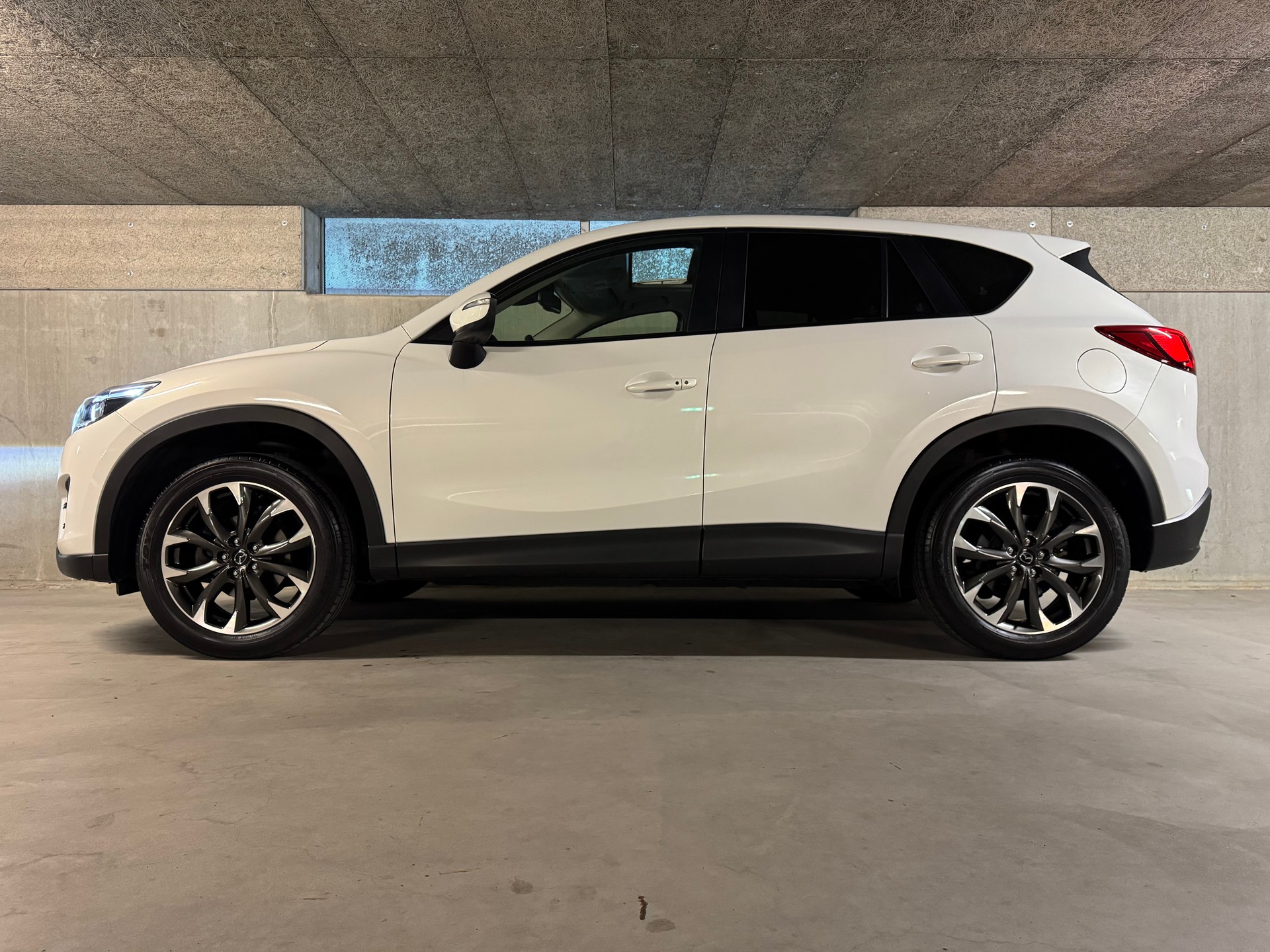 MAZDA CX-5 2.2 D HP Revolution AWD Automatic-image-10