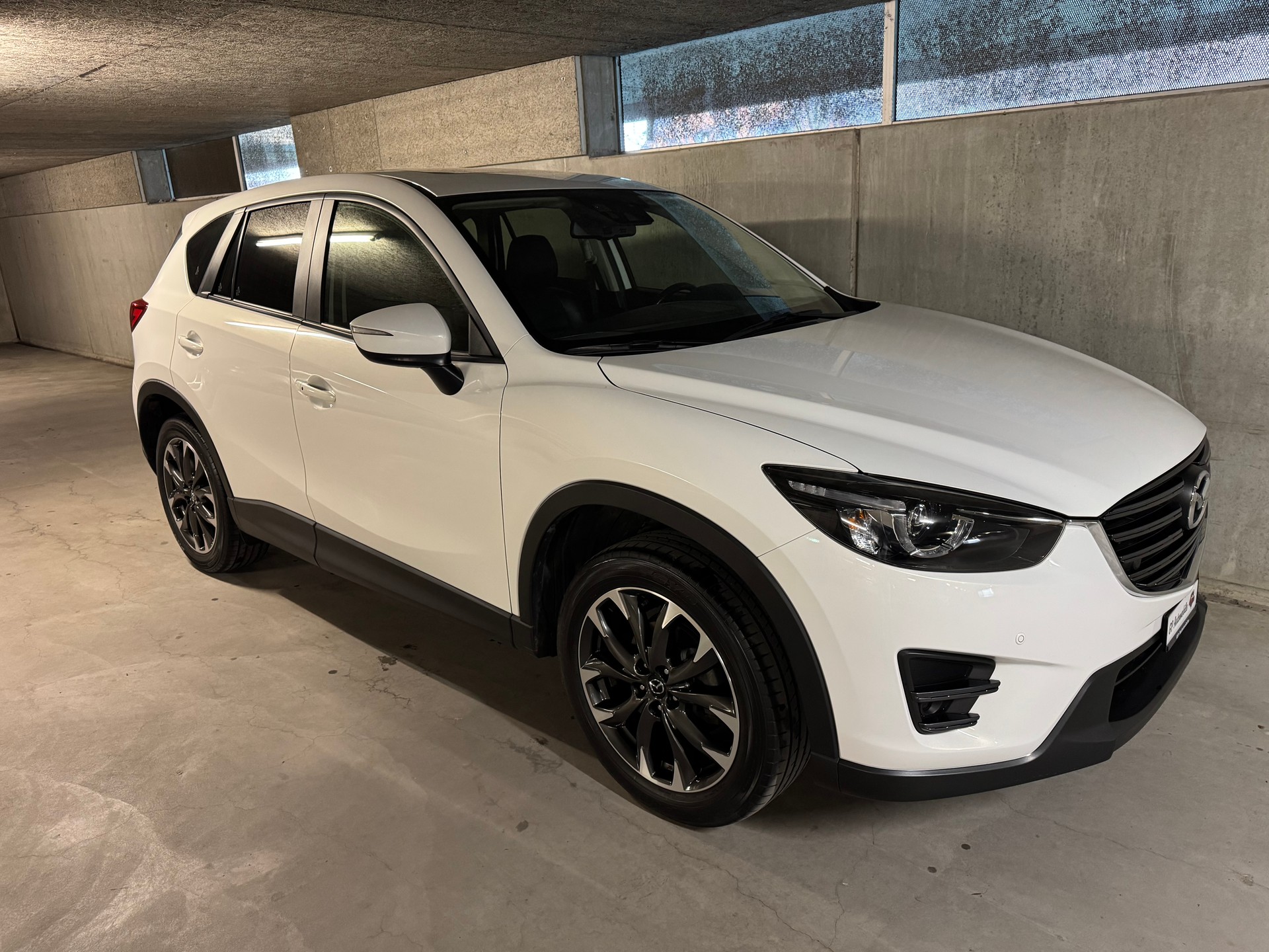 MAZDA CX-5 2.2 D HP Revolution AWD Automatic-showroom-element-3