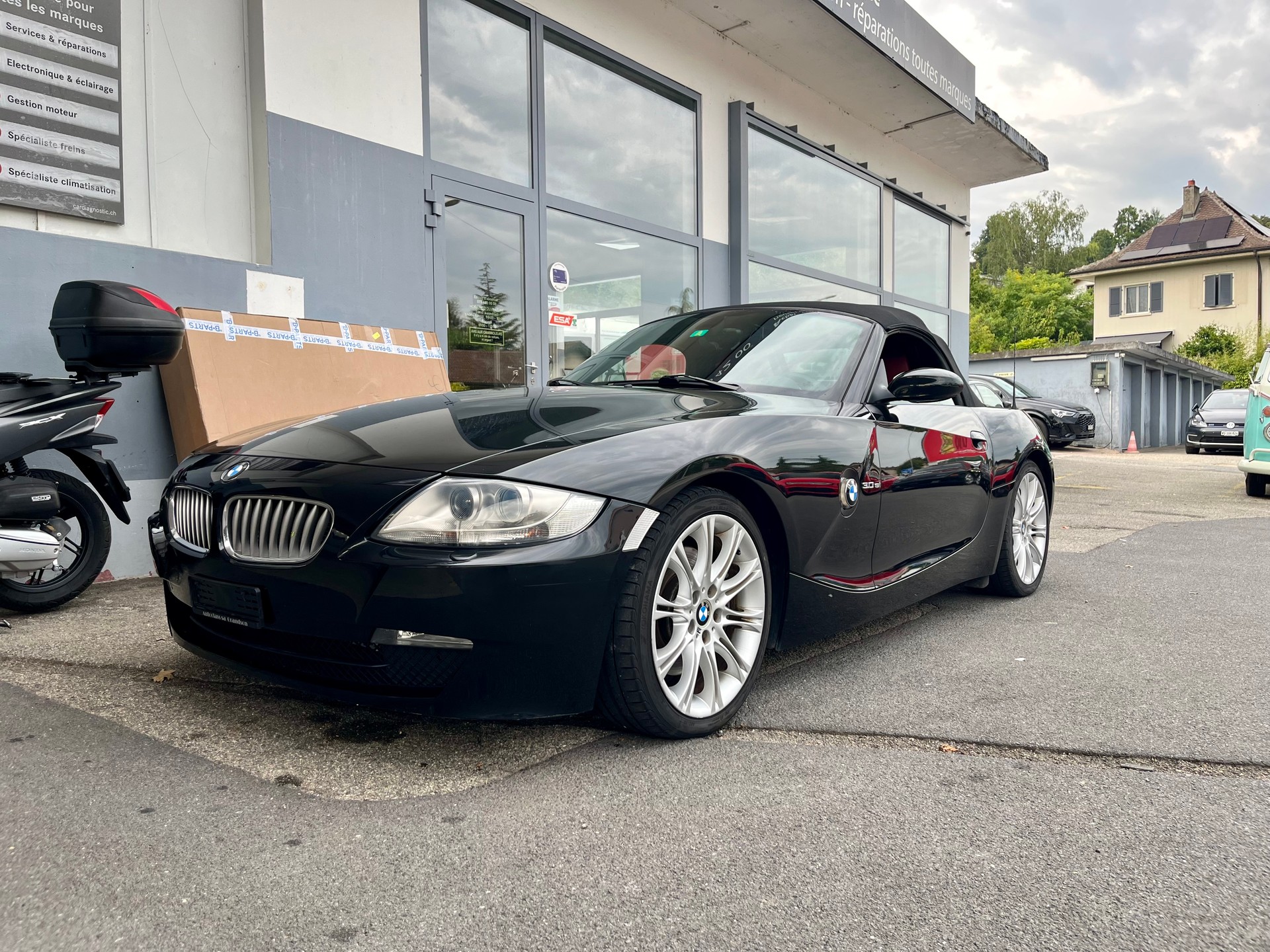 BMW Z4 3.0si Roadster-image-5