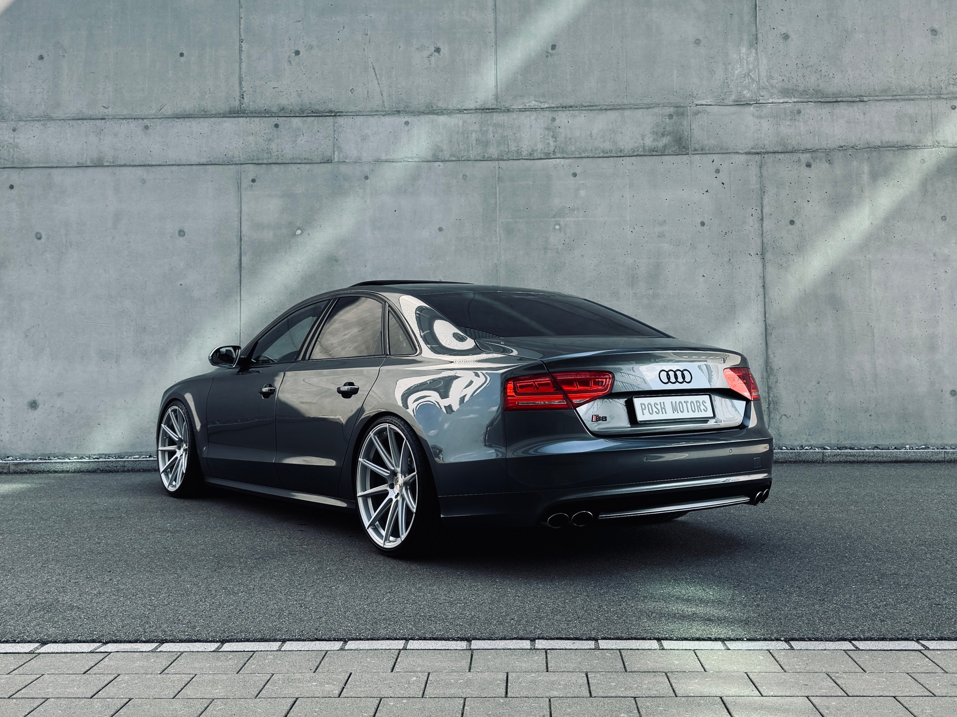 AUDI S8 4.0 TFSI V8 quattro tiptronic-image-5