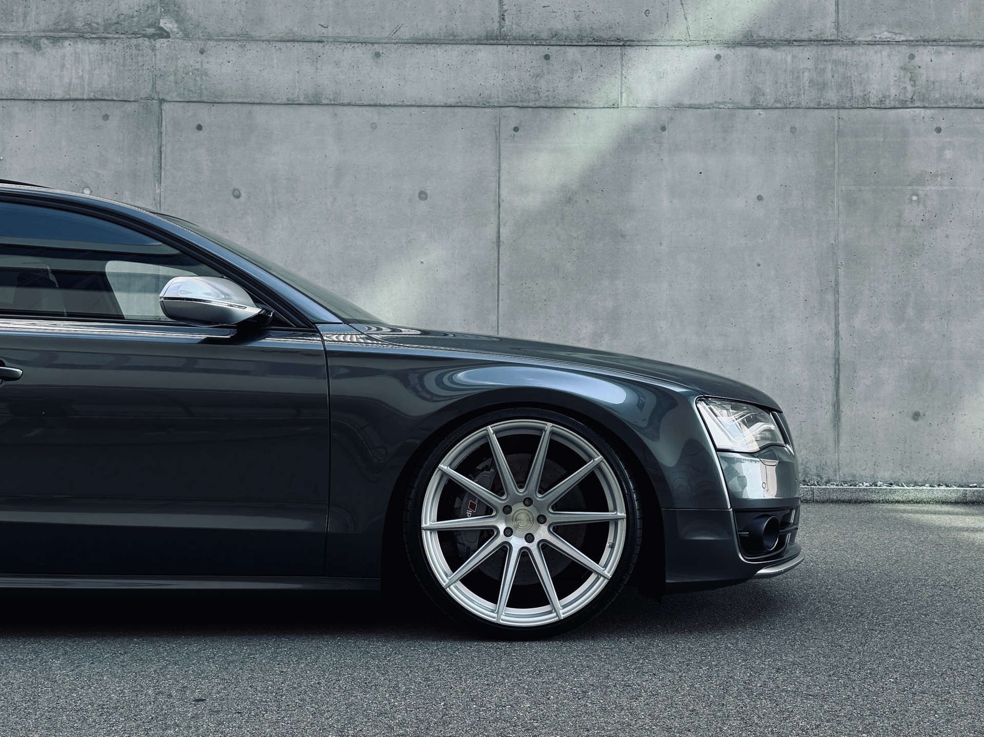 AUDI S8 4.0 TFSI V8 quattro tiptronic-image-2