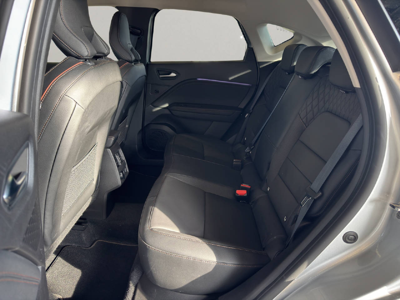 RENAULT Captur 1.3 TCe 140 Initiale EDC-image-5