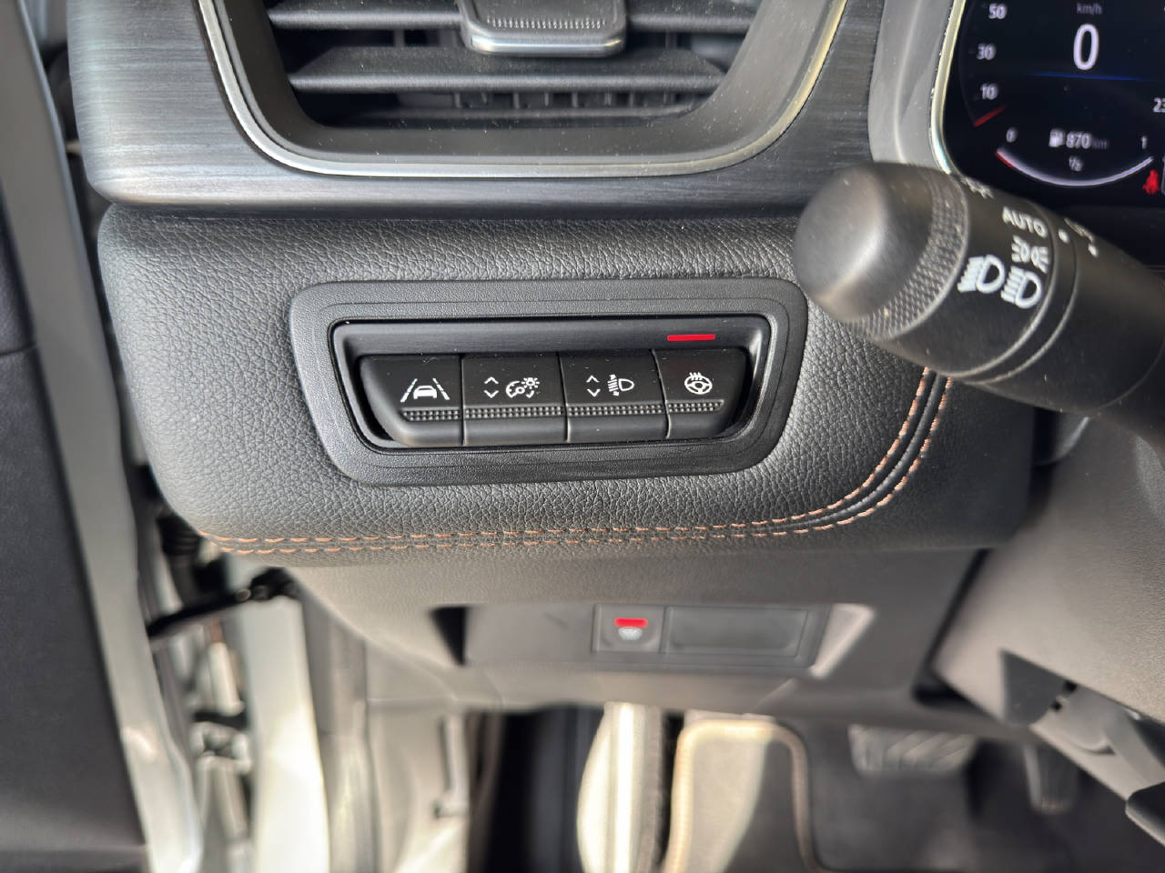 RENAULT Captur 1.3 TCe 140 Initiale EDC-image-17