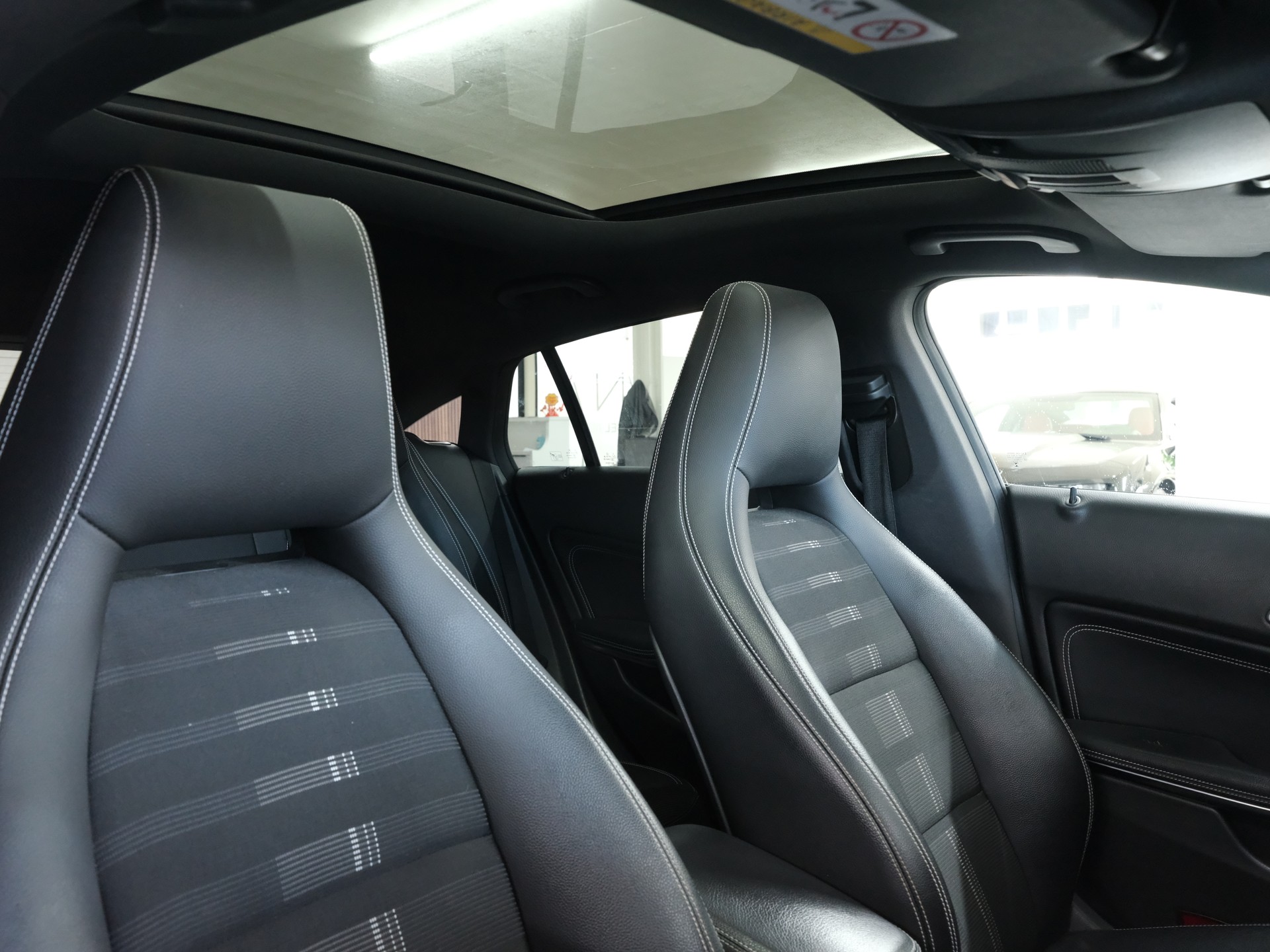 MERCEDES-BENZ CLA Shooting Brake 200 7G-DCT-image-16