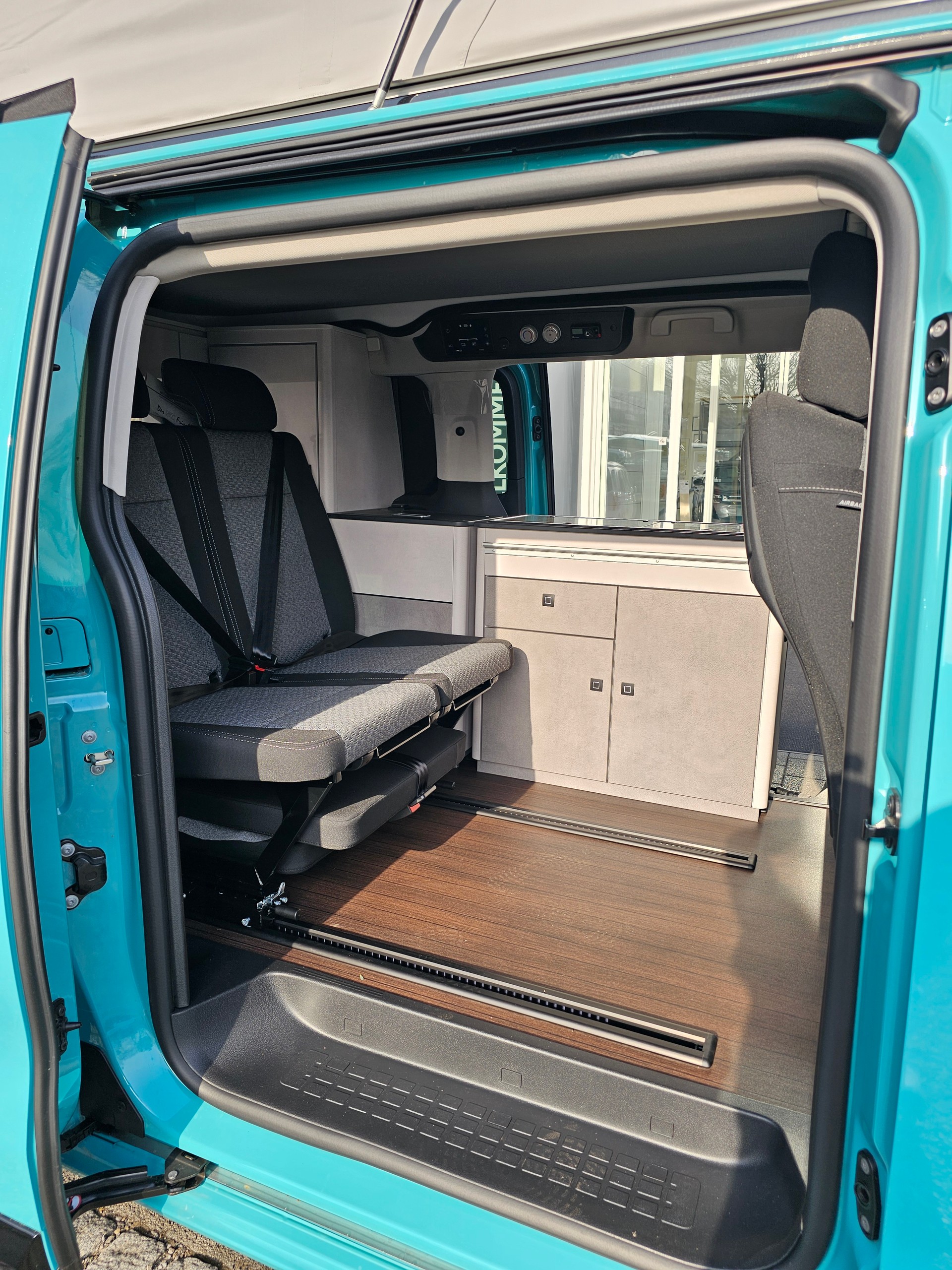 PÖSSL Campster 2.0 Blue HDI 180 EAT8-image-9