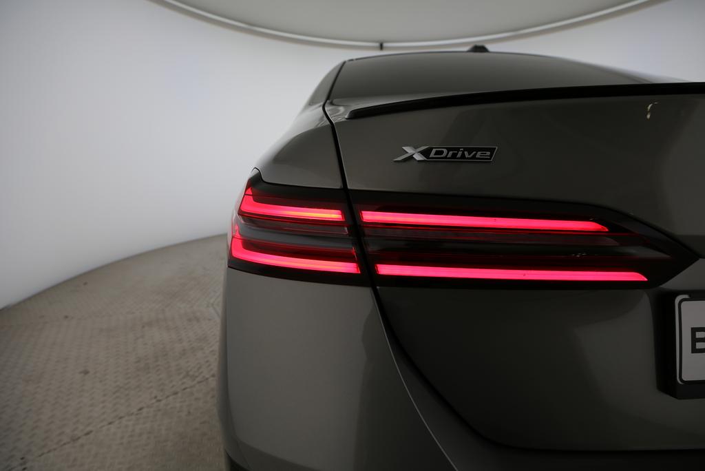 BMW 550e xDrive-image-17