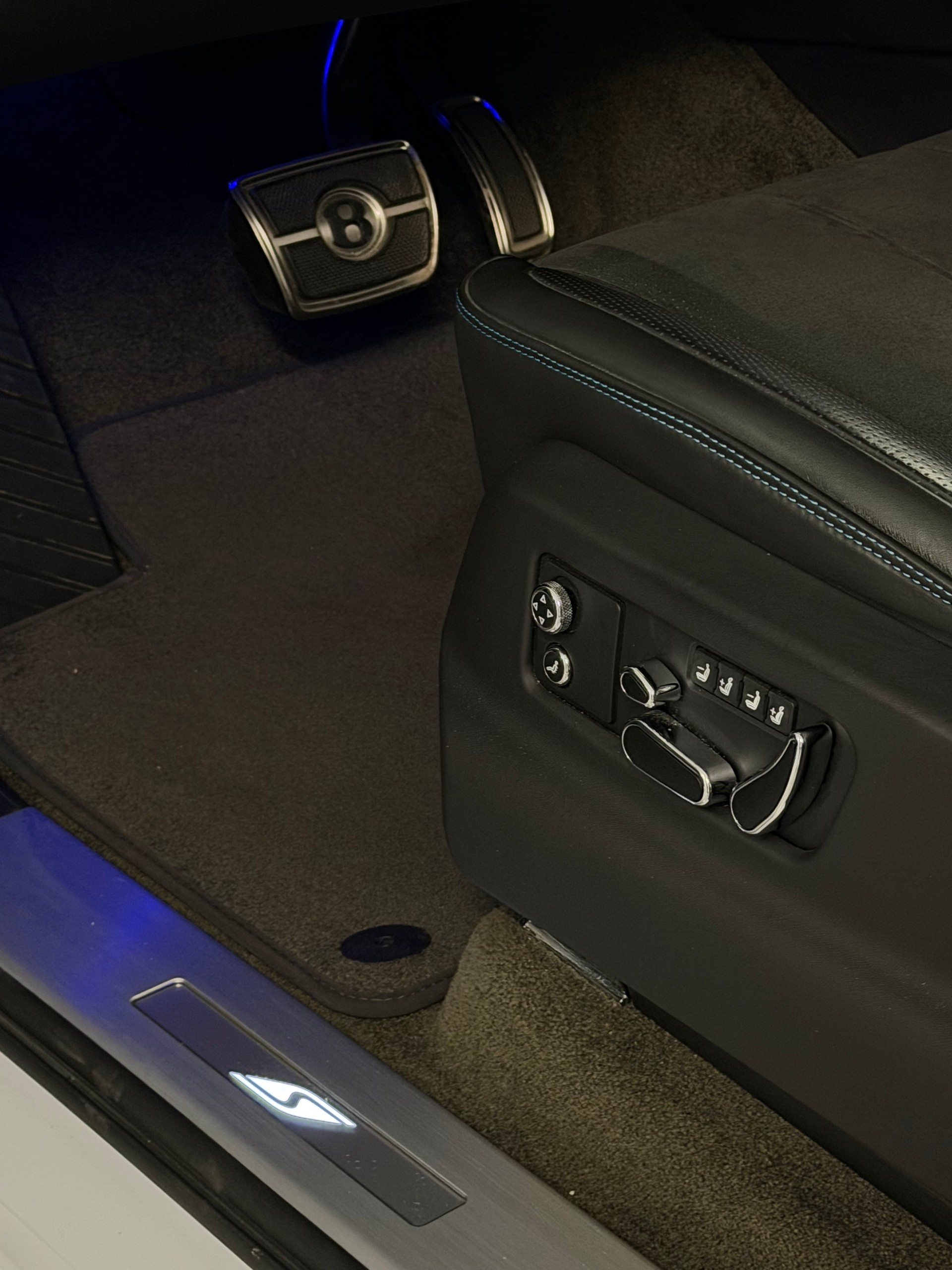 BENTLEY Bentayga S-image-9