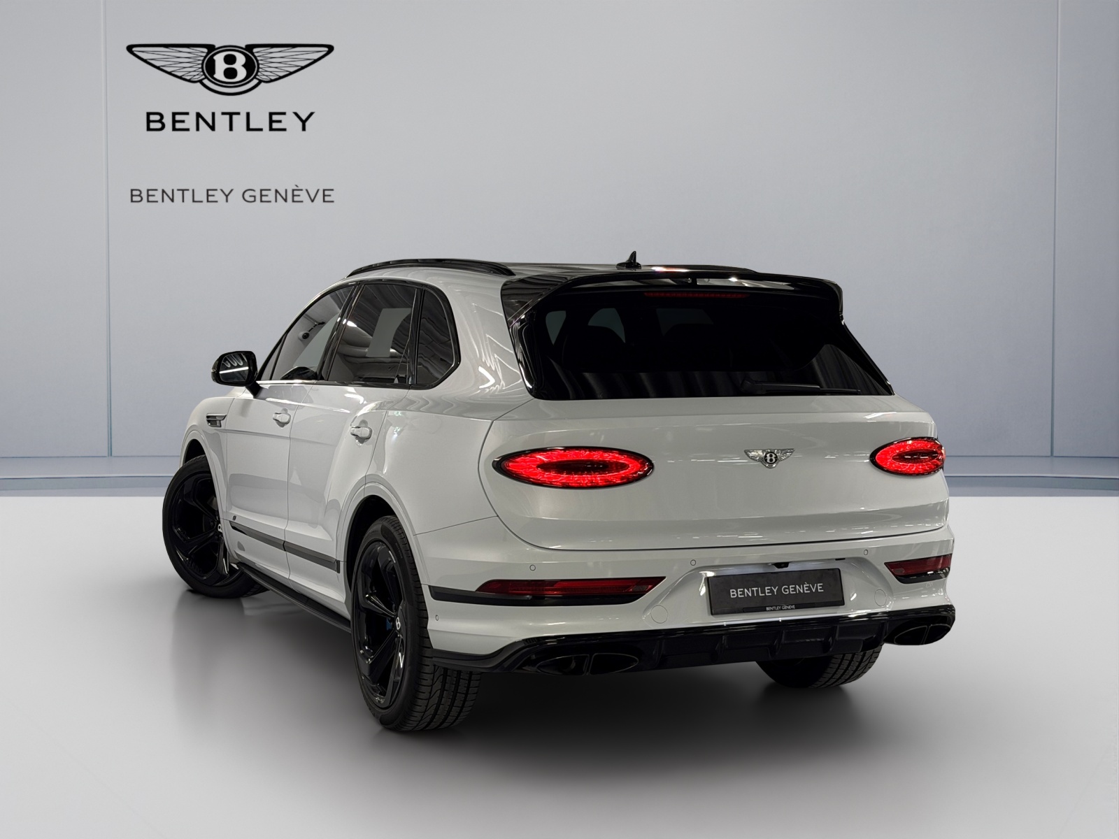 BENTLEY Bentayga S-showroom-element-3