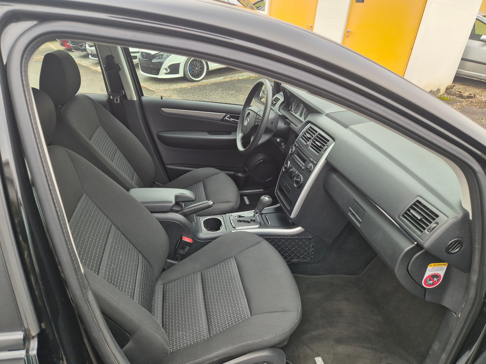 MERCEDES-BENZ B 180 My Star Autotronic-image-5