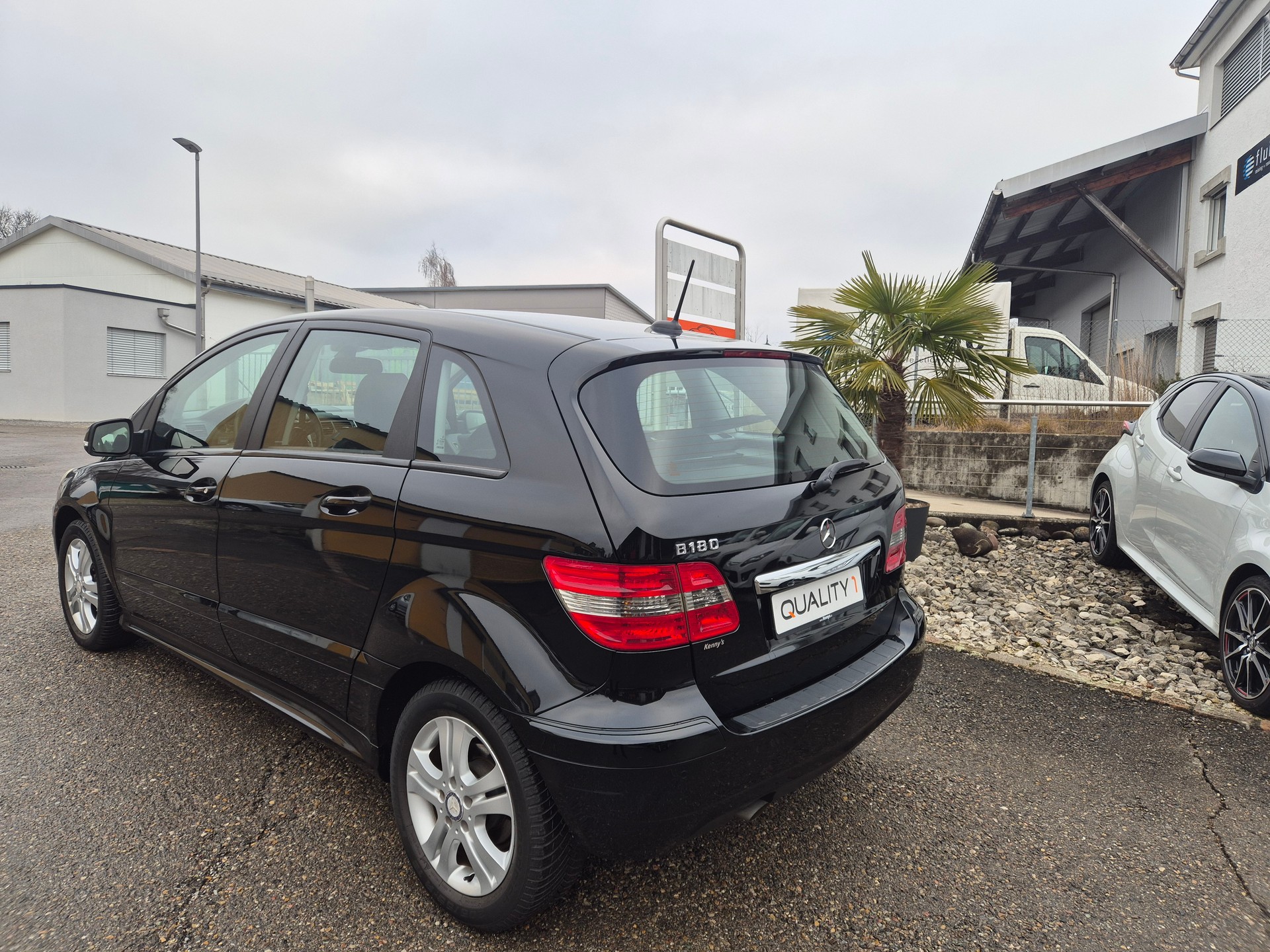 MERCEDES-BENZ B 180 My Star Autotronic-showroom-element-2
