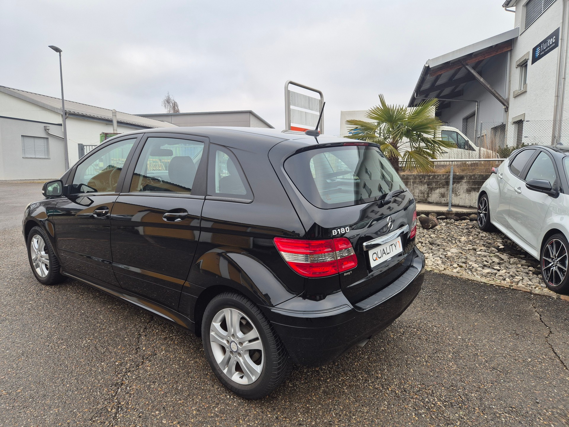 MERCEDES-BENZ B 180 My Star Autotronic-image-13