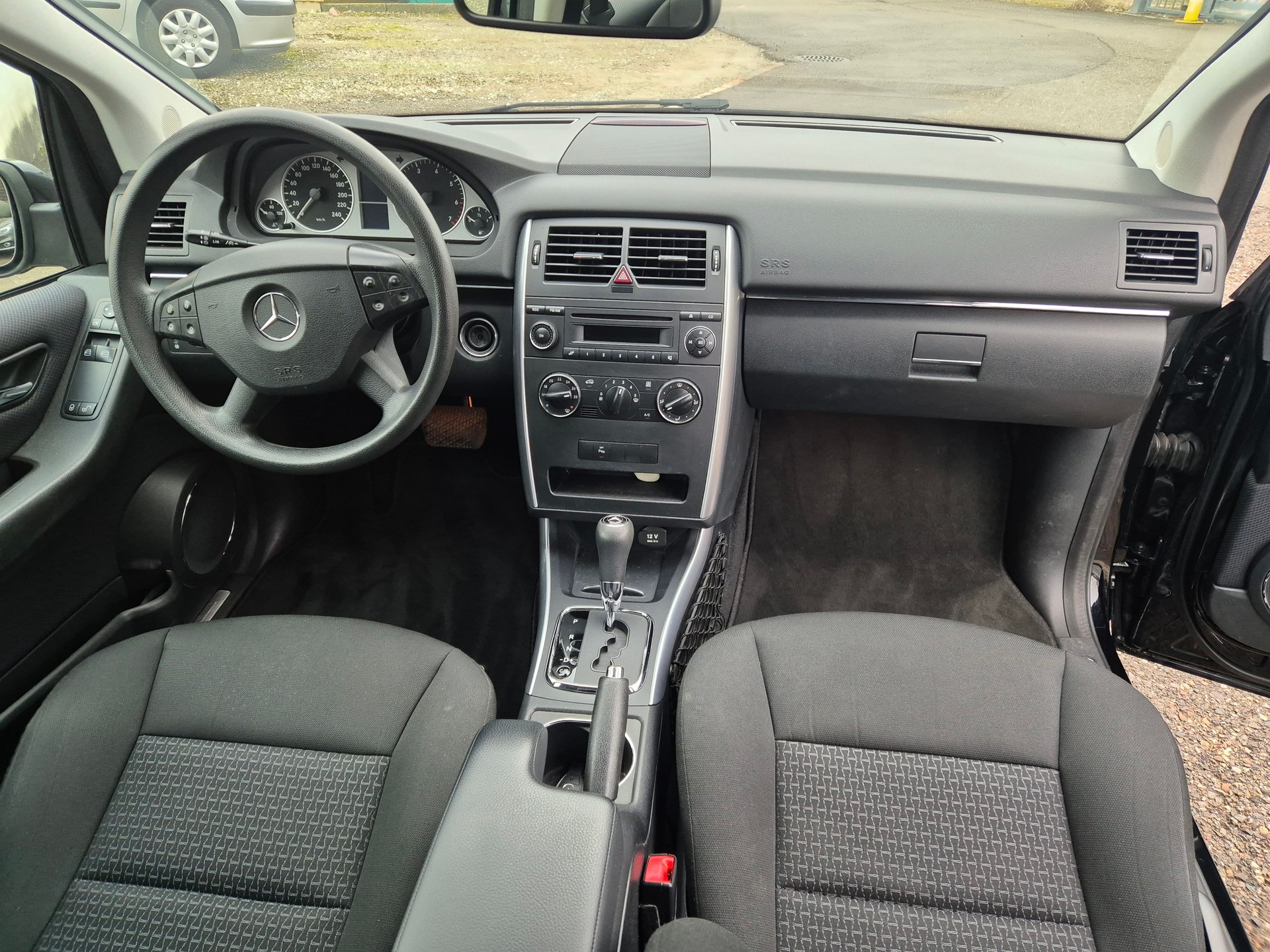 MERCEDES-BENZ B 180 My Star Autotronic-image-9