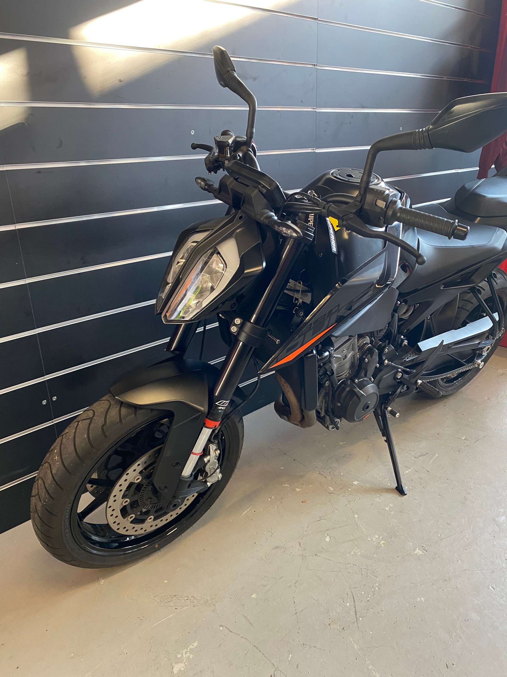 KTM 890 Duke-image-5