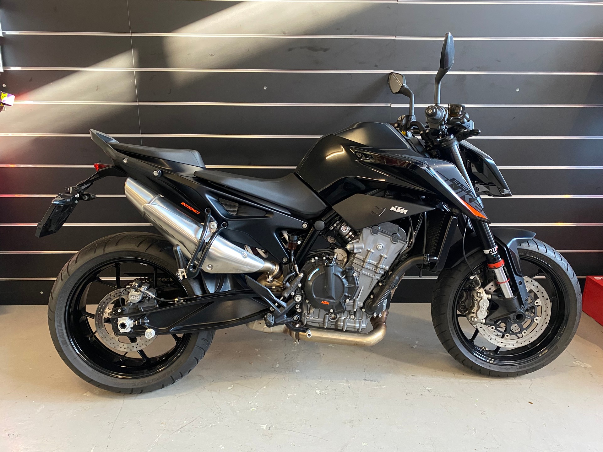 KTM 890 Duke