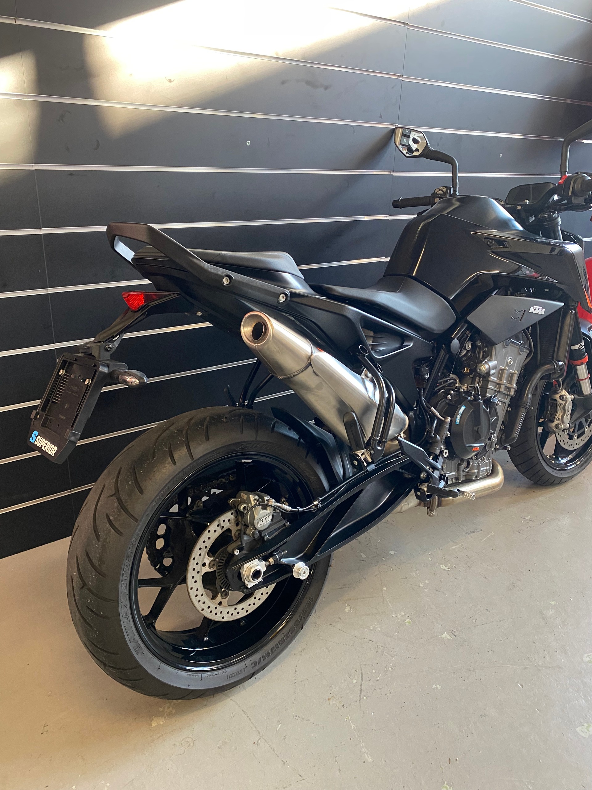 KTM 890 Duke-image-3