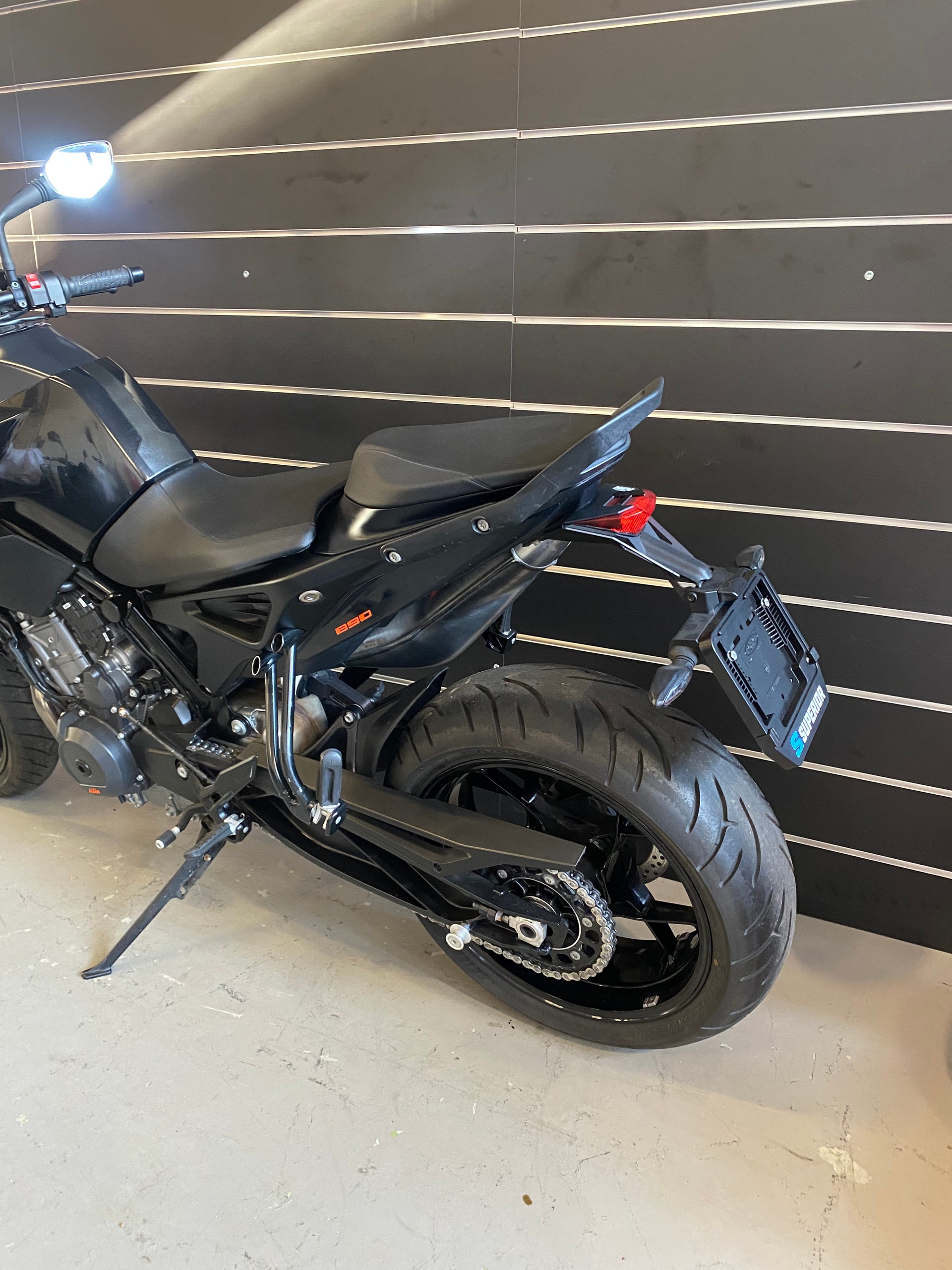 KTM 890 Duke-image-4