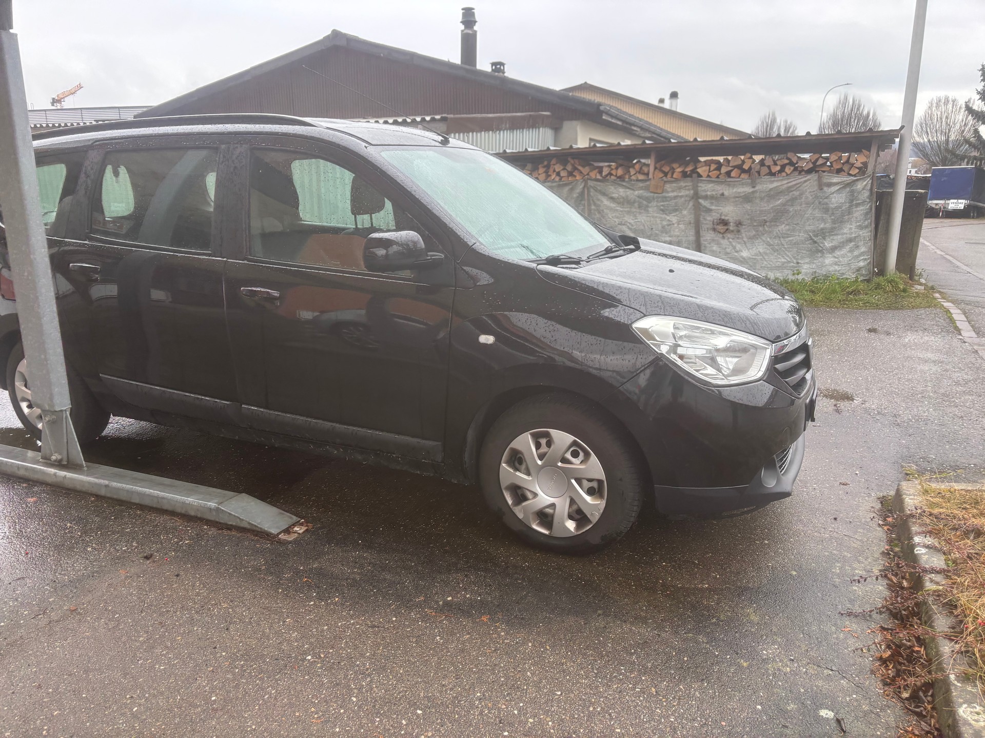 DACIA Lodgy 1.2 Turbo Ambiance 5PL-image-1