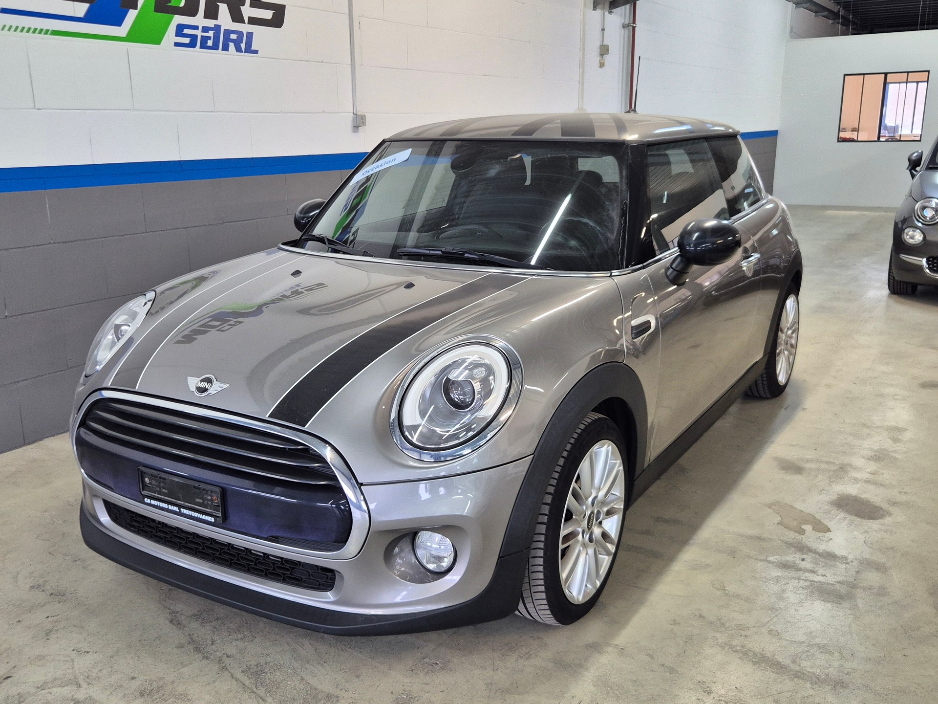 MINI Cooper-image-1