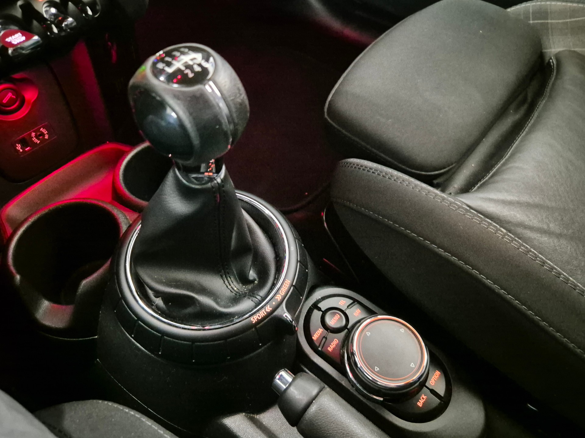 MINI Cooper-image-13