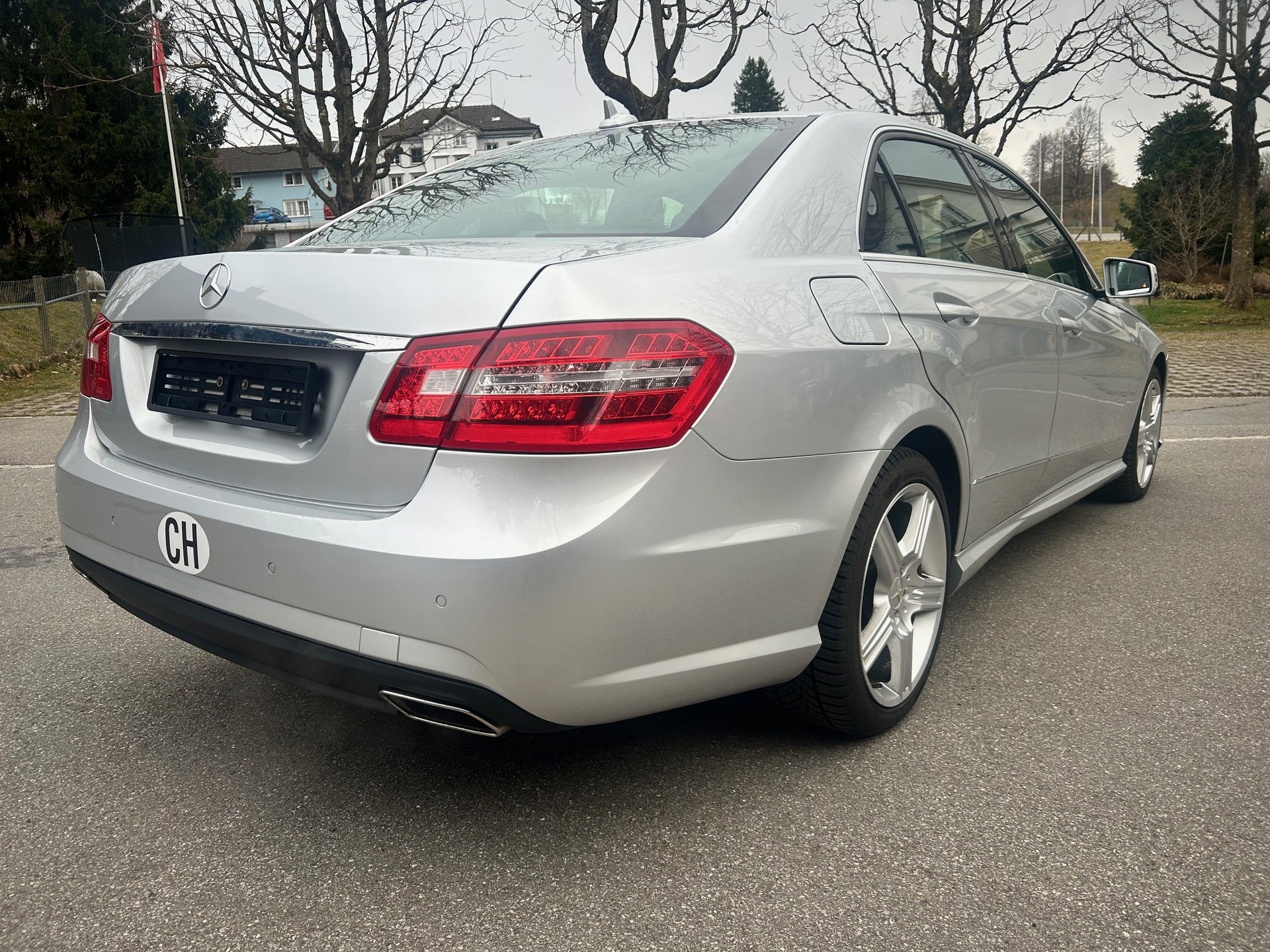 MERCEDES-BENZ E 500 CGI BlueEff. Avantgarde 4Matic 7G-Tronic - gepflegt und in Topausrüstung-image-11