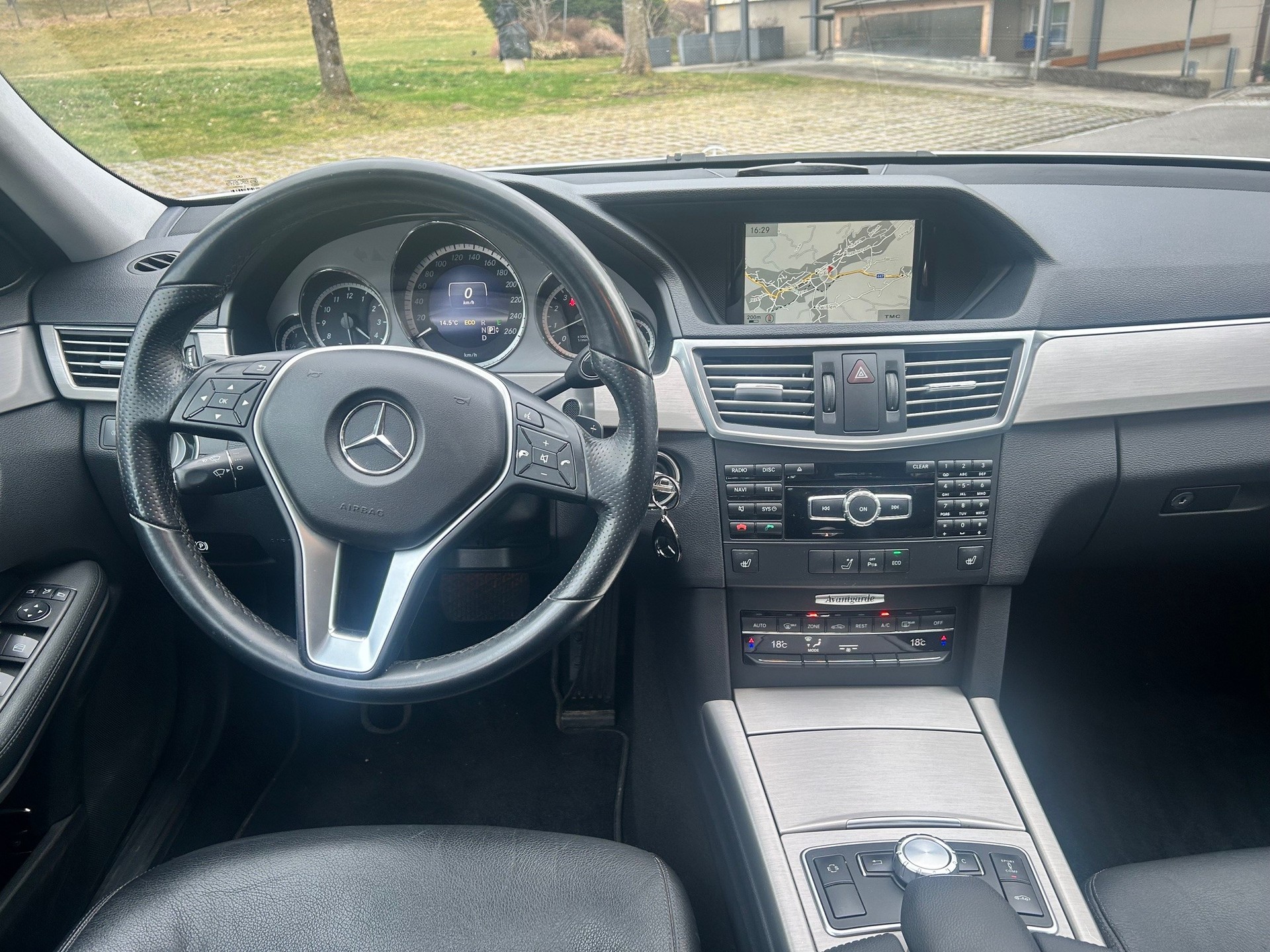 MERCEDES-BENZ E 500 CGI BlueEff. Avantgarde 4Matic 7G-Tronic - gepflegt und in Topausrüstung-image-1