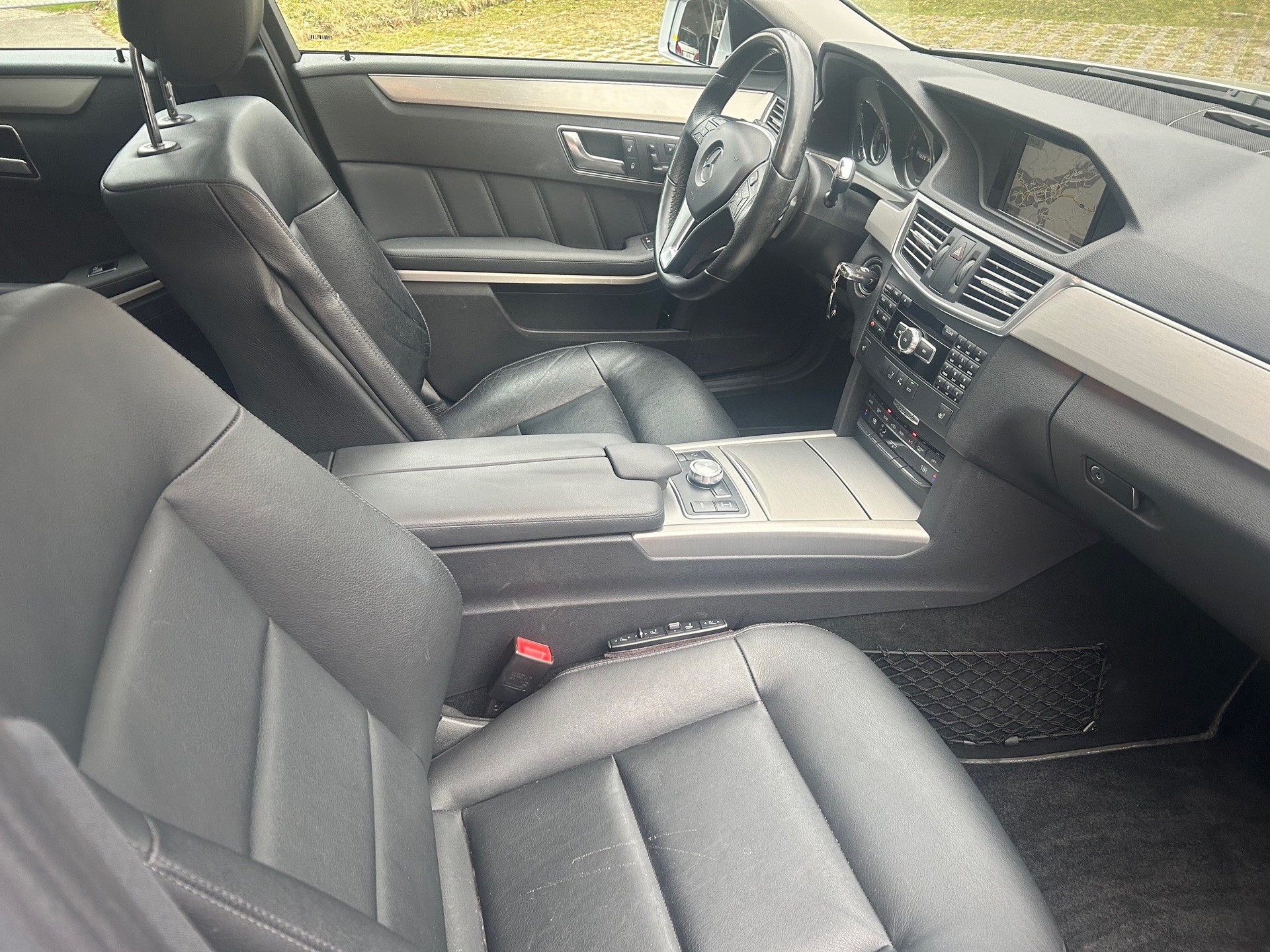 MERCEDES-BENZ E 500 CGI BlueEff. Avantgarde 4Matic 7G-Tronic - gepflegt und in Topausrüstung-image-3
