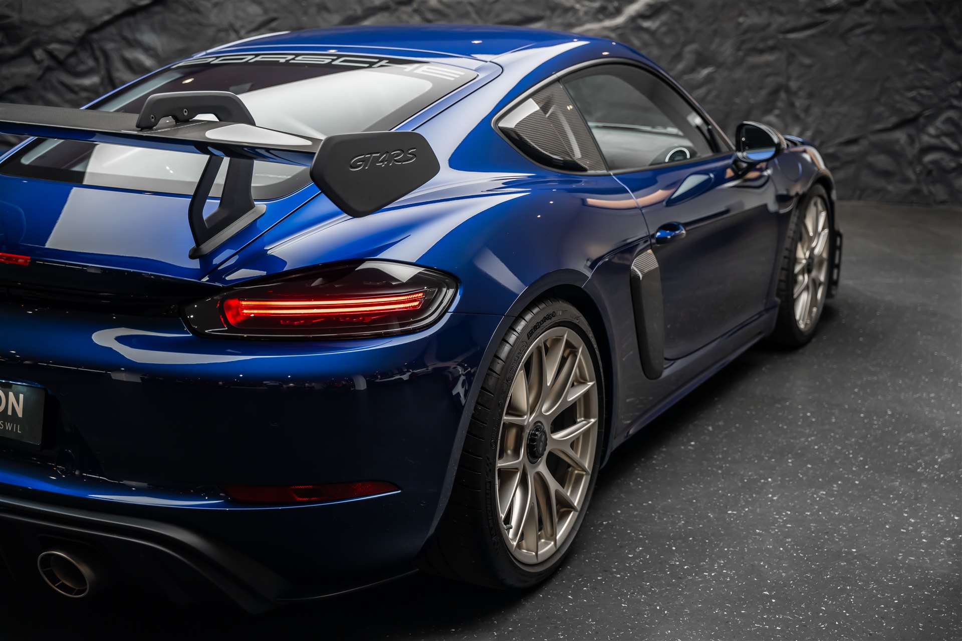 PORSCHE 718 Cayman GT4 RS PDK *Weissach* CH-Auto*-image-21