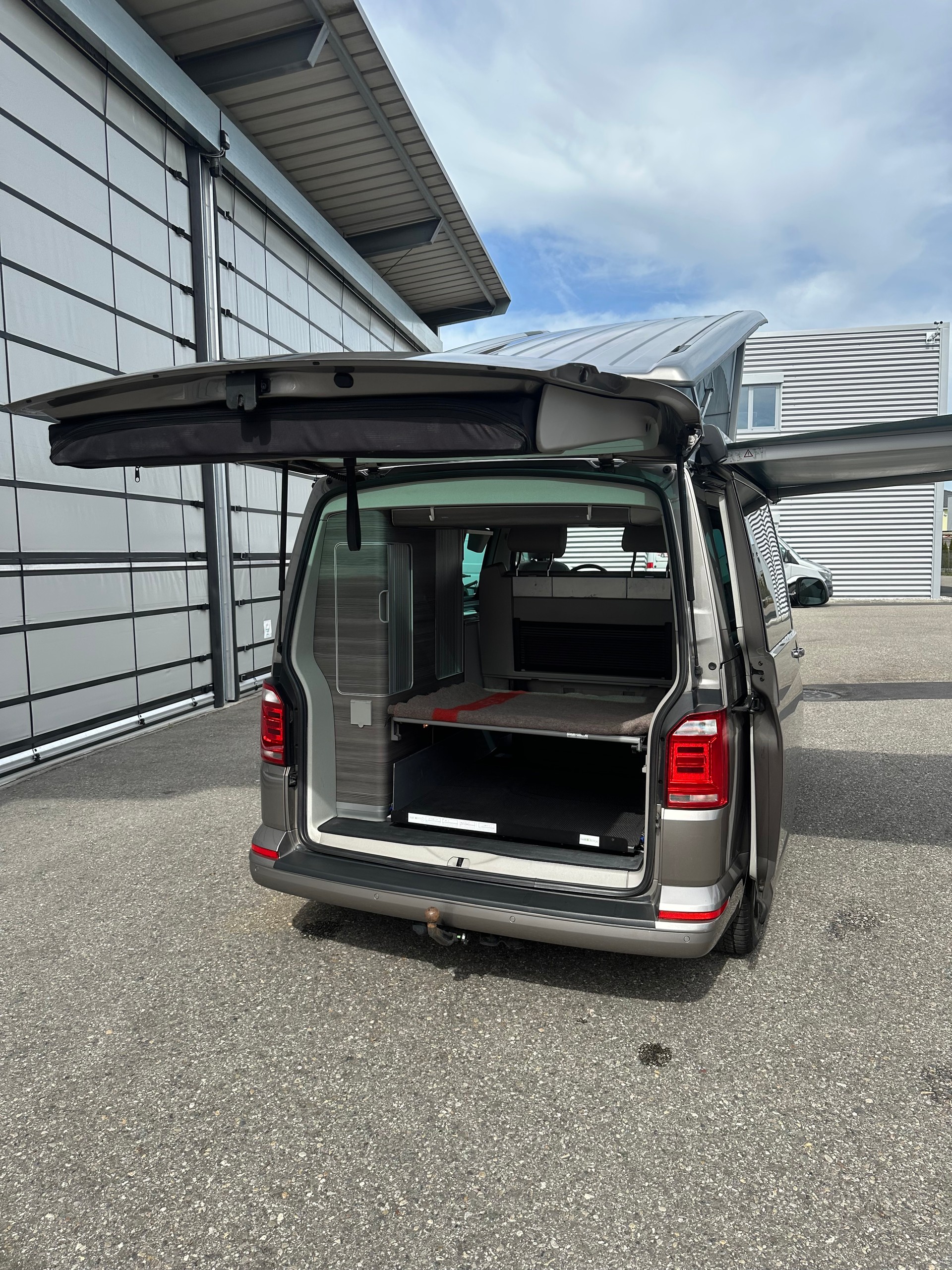 VW T6 California 2.0 Bi-TDI Ocean 4Motion DSG-image-4