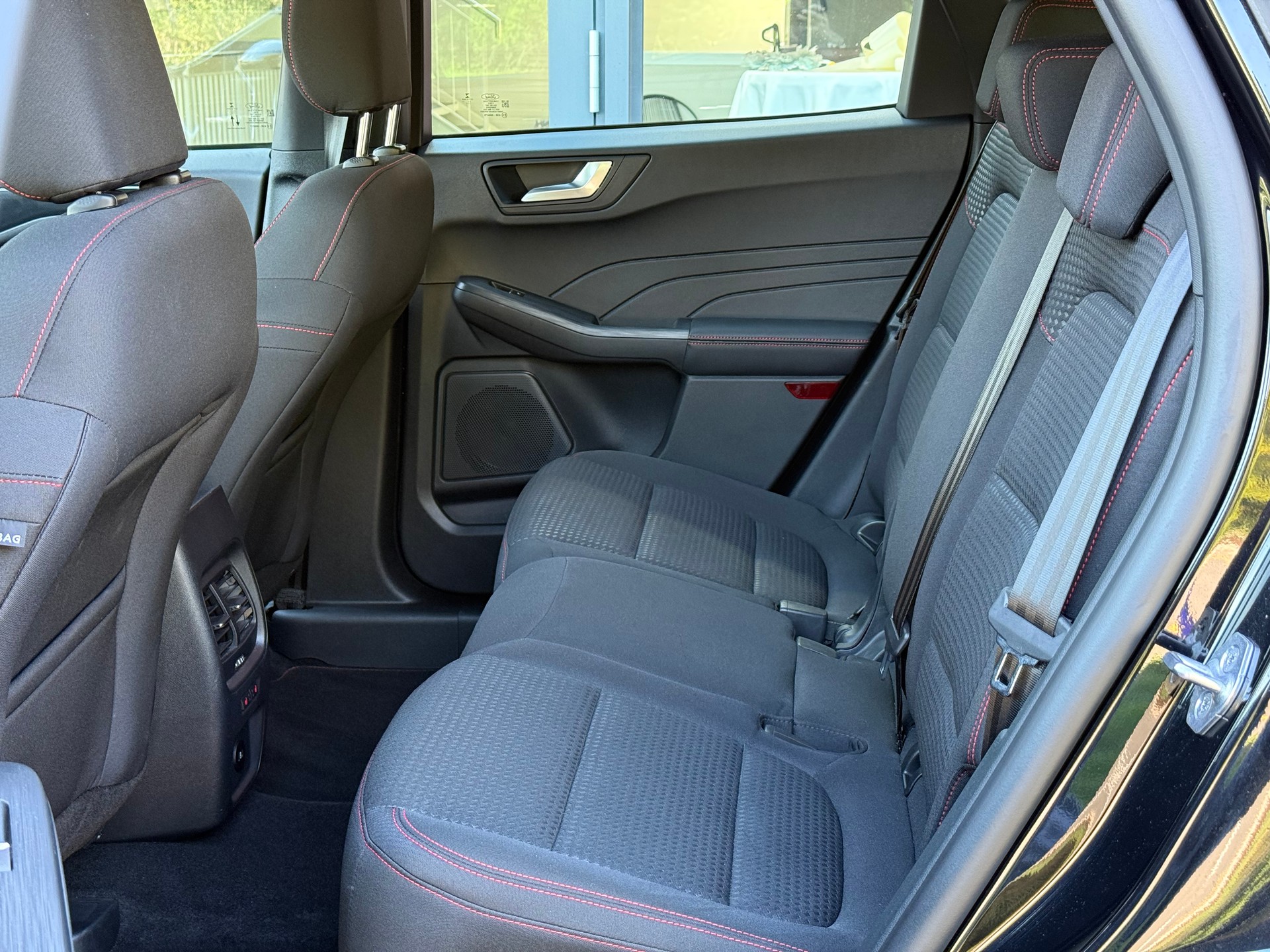 FORD Kuga 2.5 FHEV ST-Line 4WD LEASING AB 269.97 CHF / MONAT-image-7