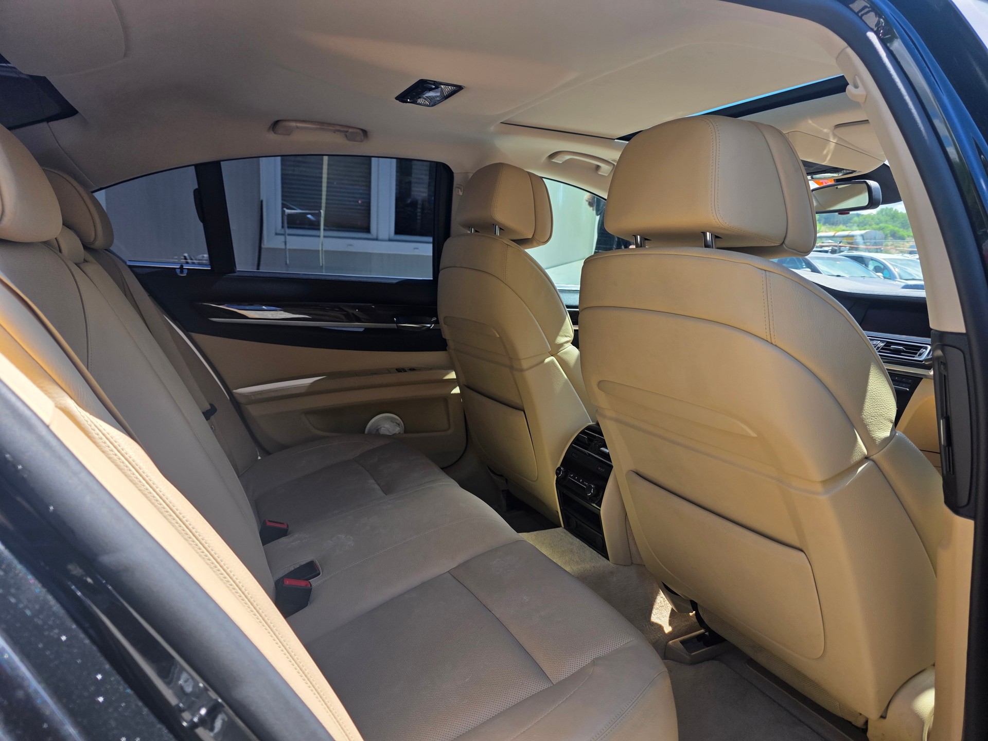 BMW 750i xDrive *** Frisch ab MFK / Frisch ab Service / Kostenlose Lieferung ***-image-14