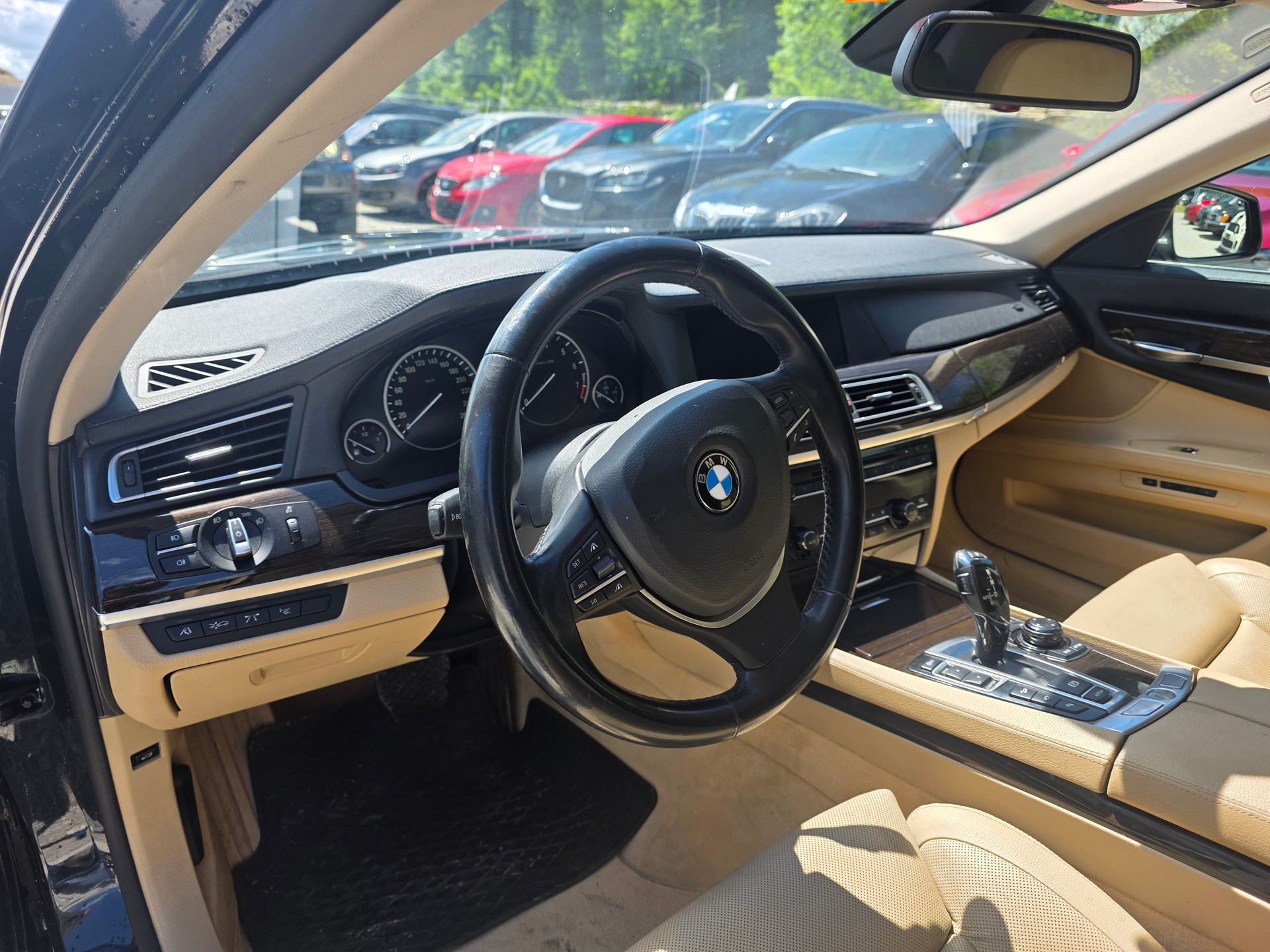 BMW 750i xDrive *** Frisch ab MFK / Frisch ab Service / Kostenlose Lieferung ***-image-10