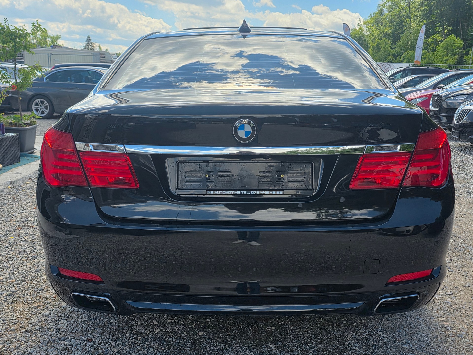 BMW 750i xDrive *** Frisch ab MFK / Frisch ab Service / Kostenlose Lieferung ***-showroom-element-3