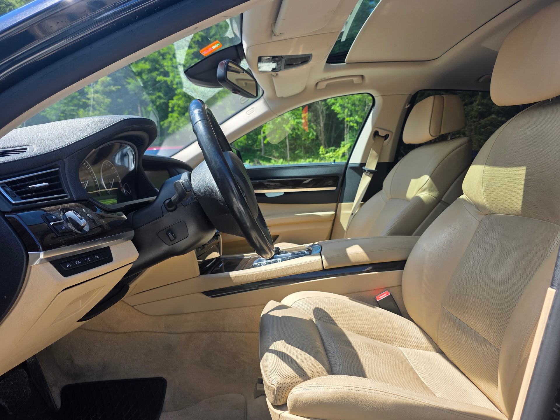 BMW 750i xDrive *** Frisch ab MFK / Frisch ab Service / Kostenlose Lieferung ***-image-9