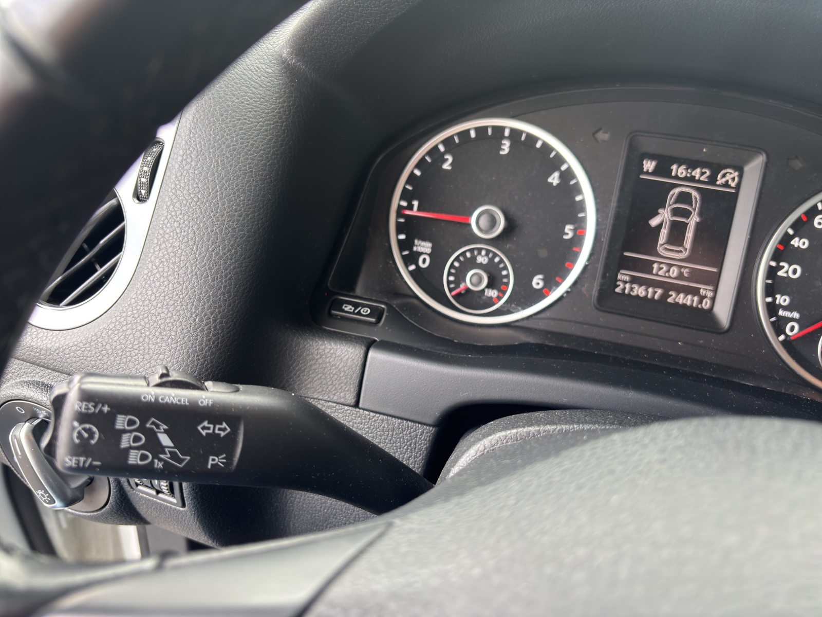 VW Tiguan 2.0 TDI BlueMotion Track&Field 4Motion DSG-image-8