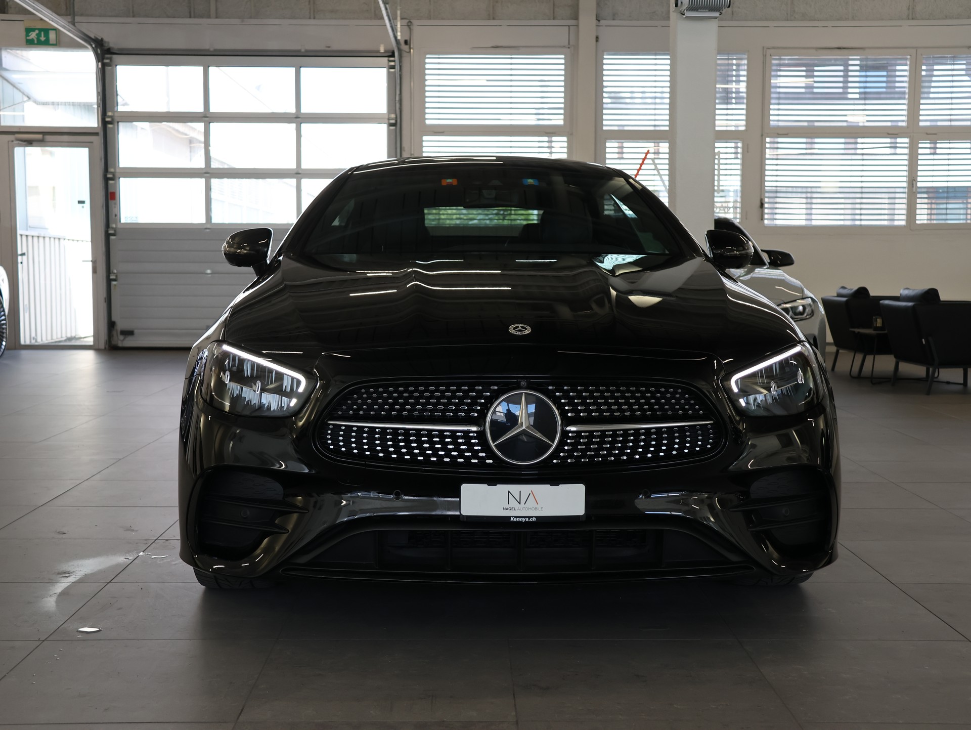 MERCEDES-BENZ E 450 Coupé 4Matic AMG Line 9G-Tronic *Burmester* *360 Kamera* *Sitzheizung/Lüftung*-showroom-element-2