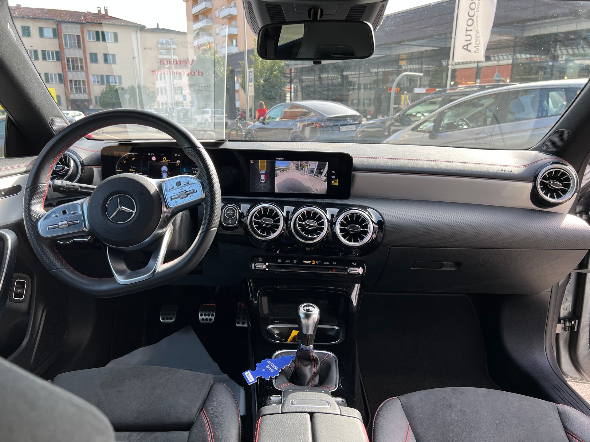 MERCEDES-BENZ CLA 200-image-7