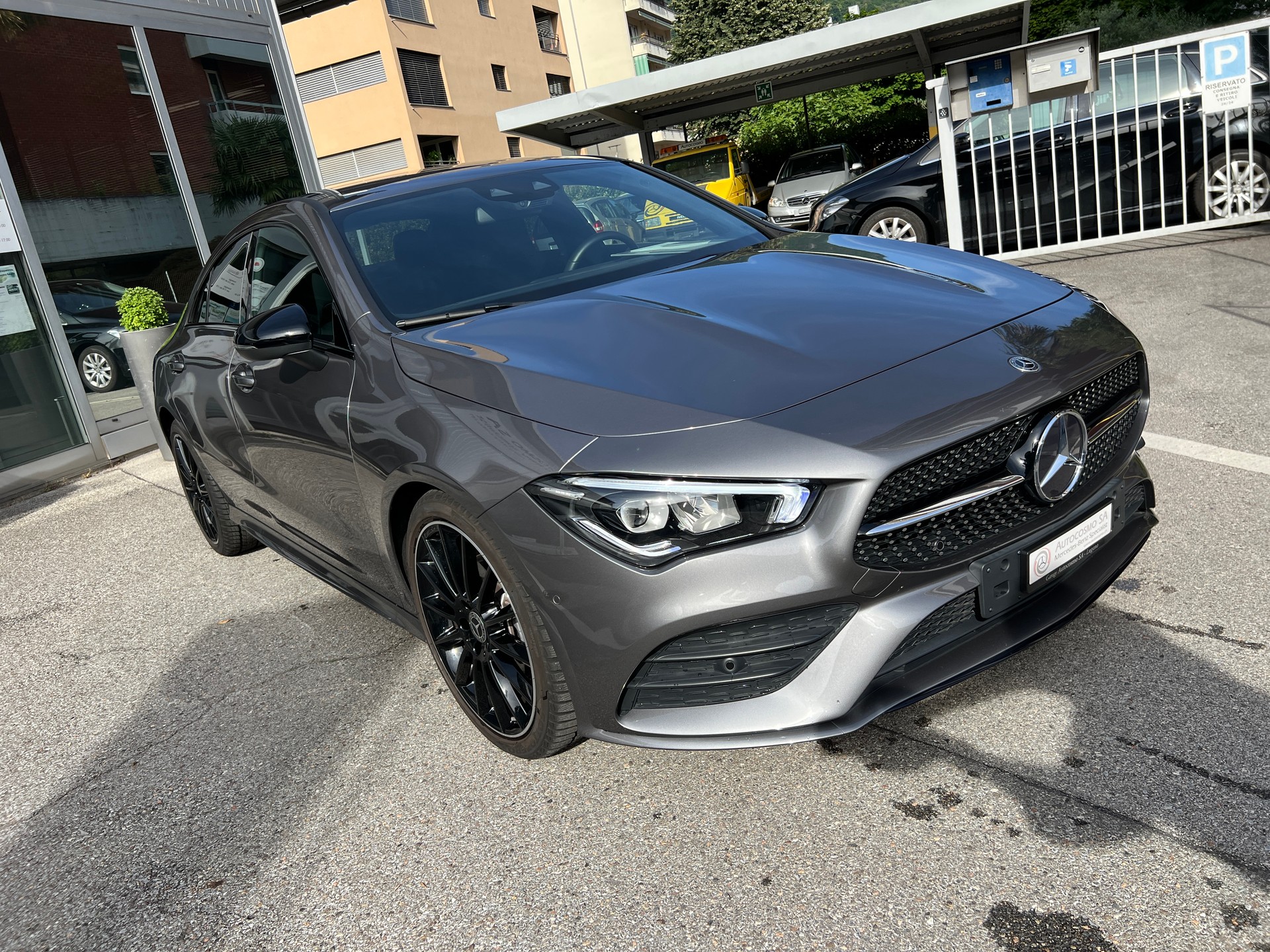 MERCEDES-BENZ CLA 200-image-4