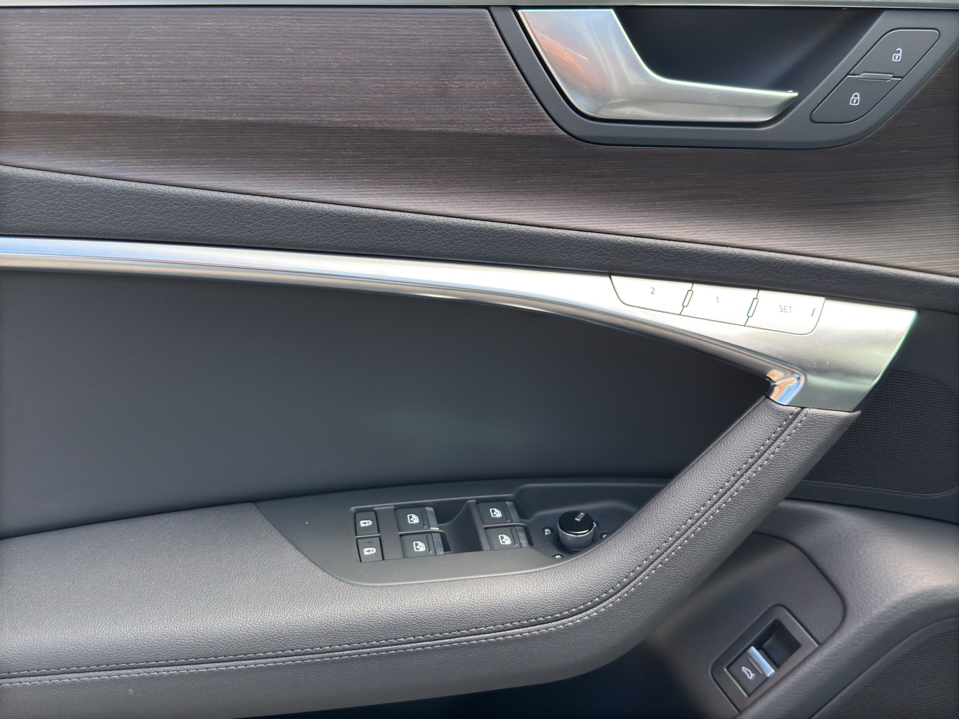 AUDI A6 Limousine 40 TDI quattro Design Attraction S-tronic-image-8