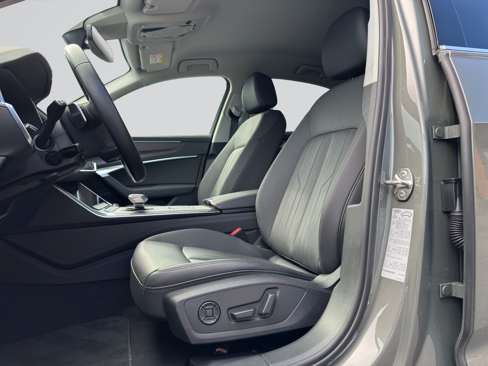 AUDI A6 Limousine 40 TDI quattro Design Attraction S-tronic-image-5