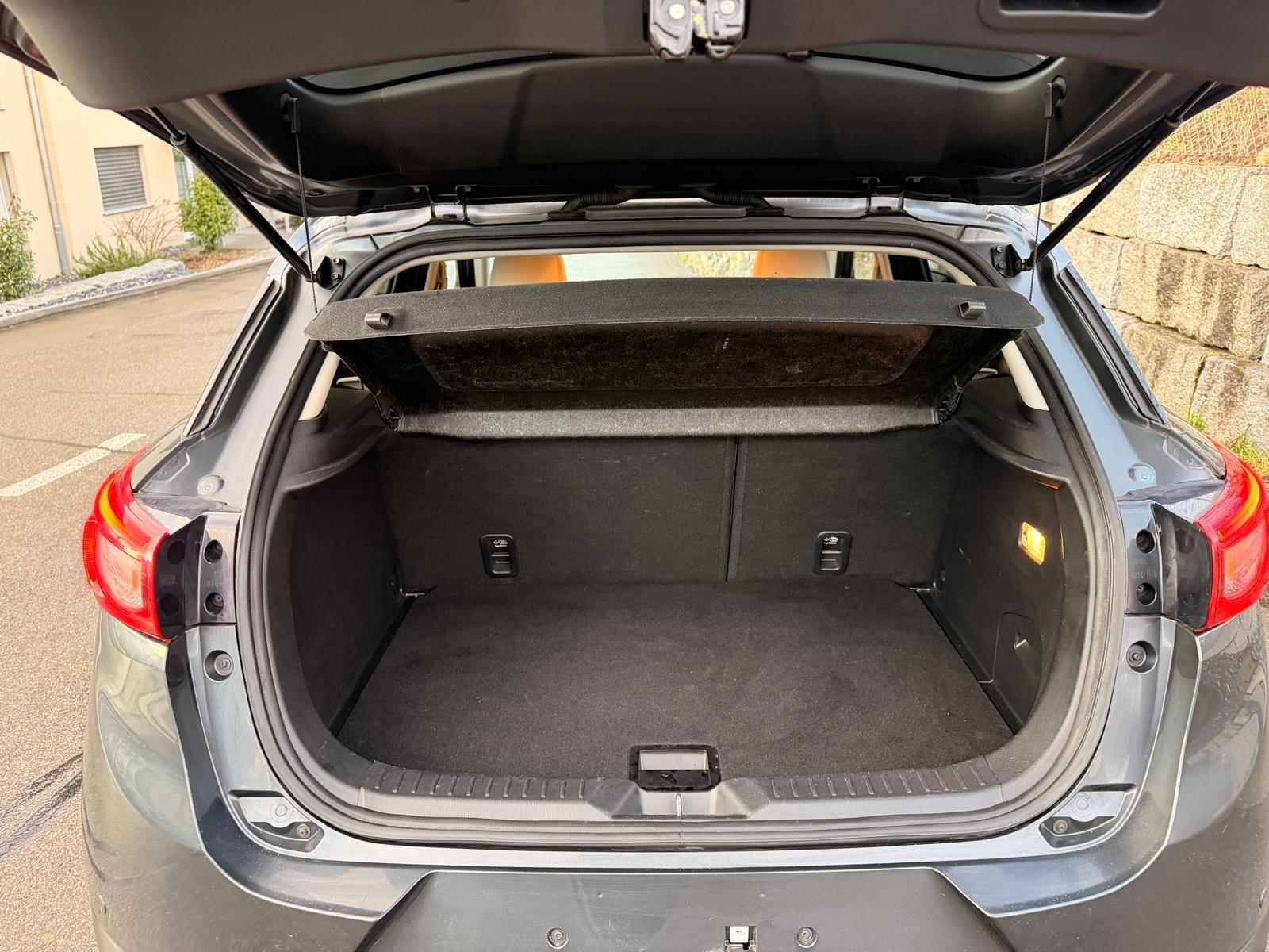 MAZDA CX-3 1.5 D Revolution AWD-image-10