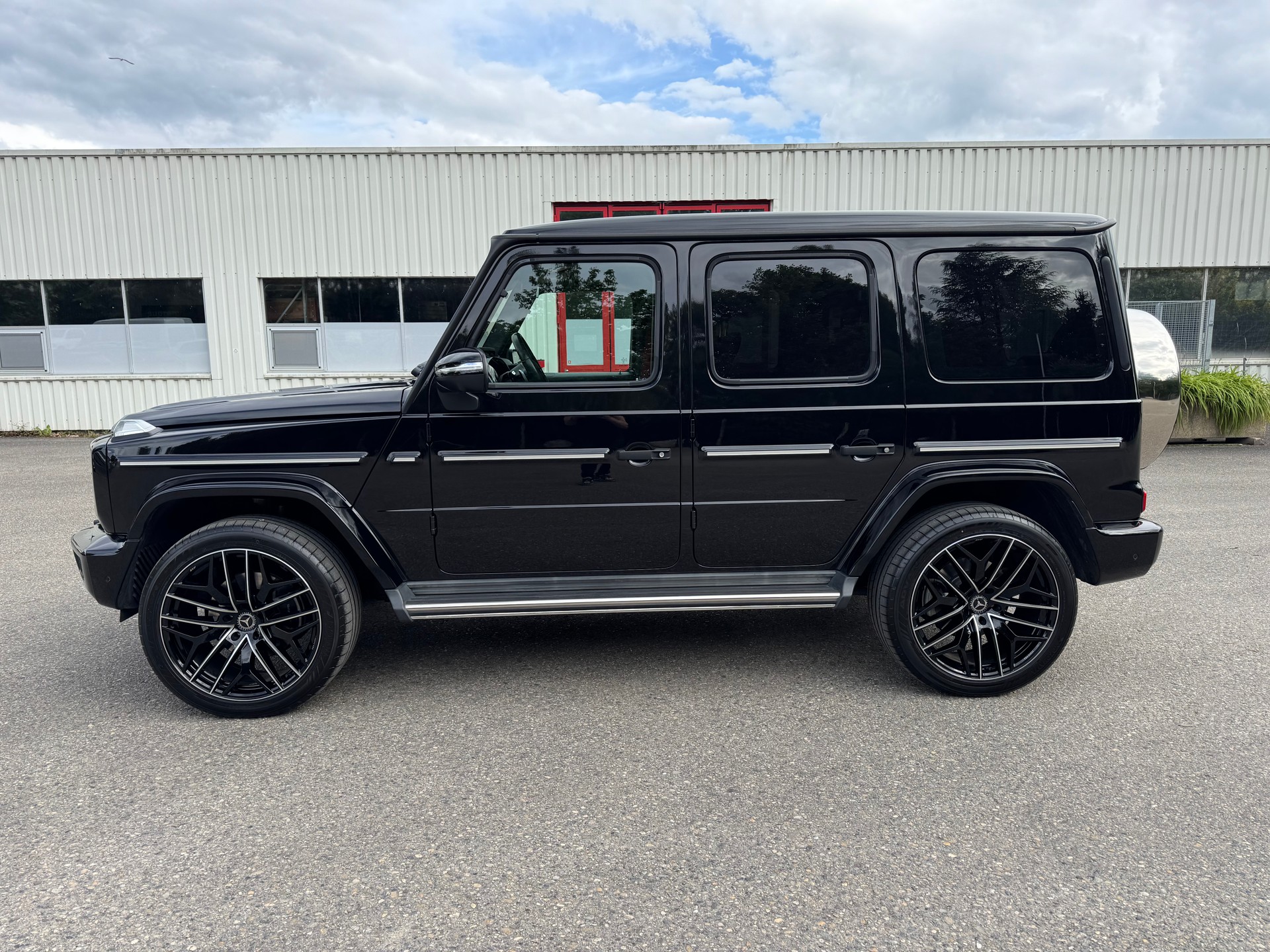 MERCEDES-BENZ G 350 d AMG Line 9G-Tronic-image-2