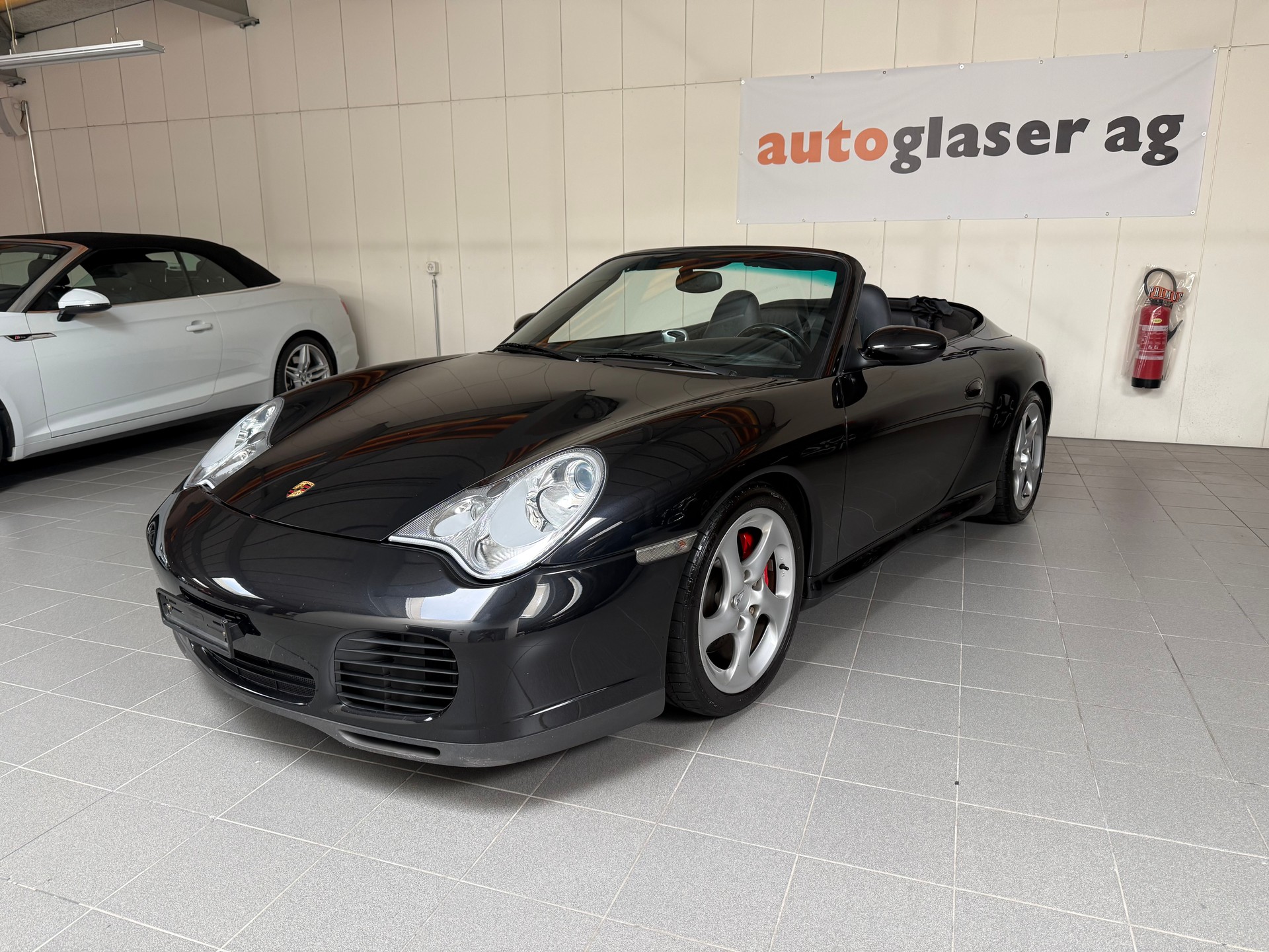 PORSCHE 911 Carrera 4 S Cabrio-showroom-element-2