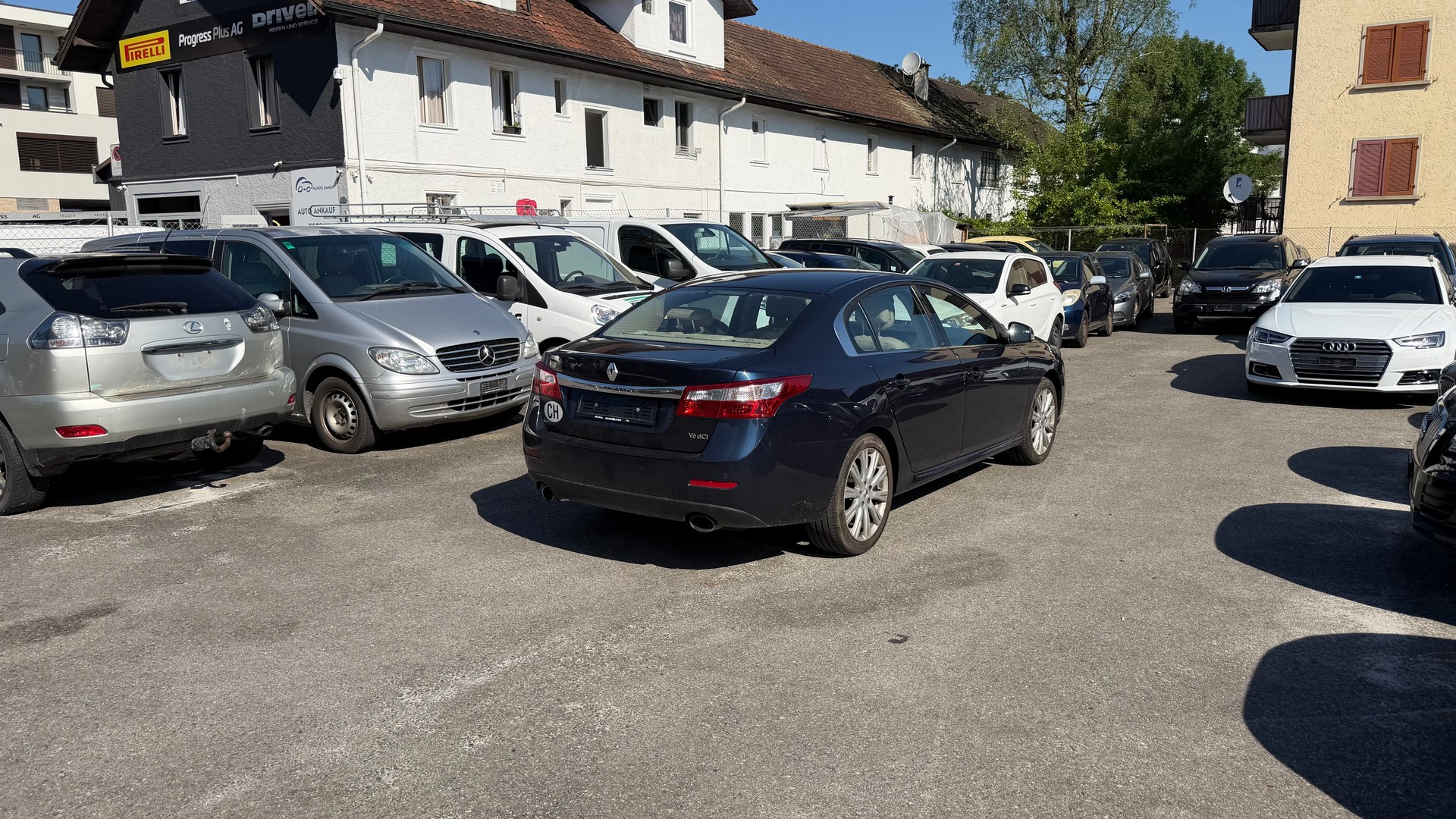 RENAULT Latitude 3.0 dCi Initiale active-shift-image-2