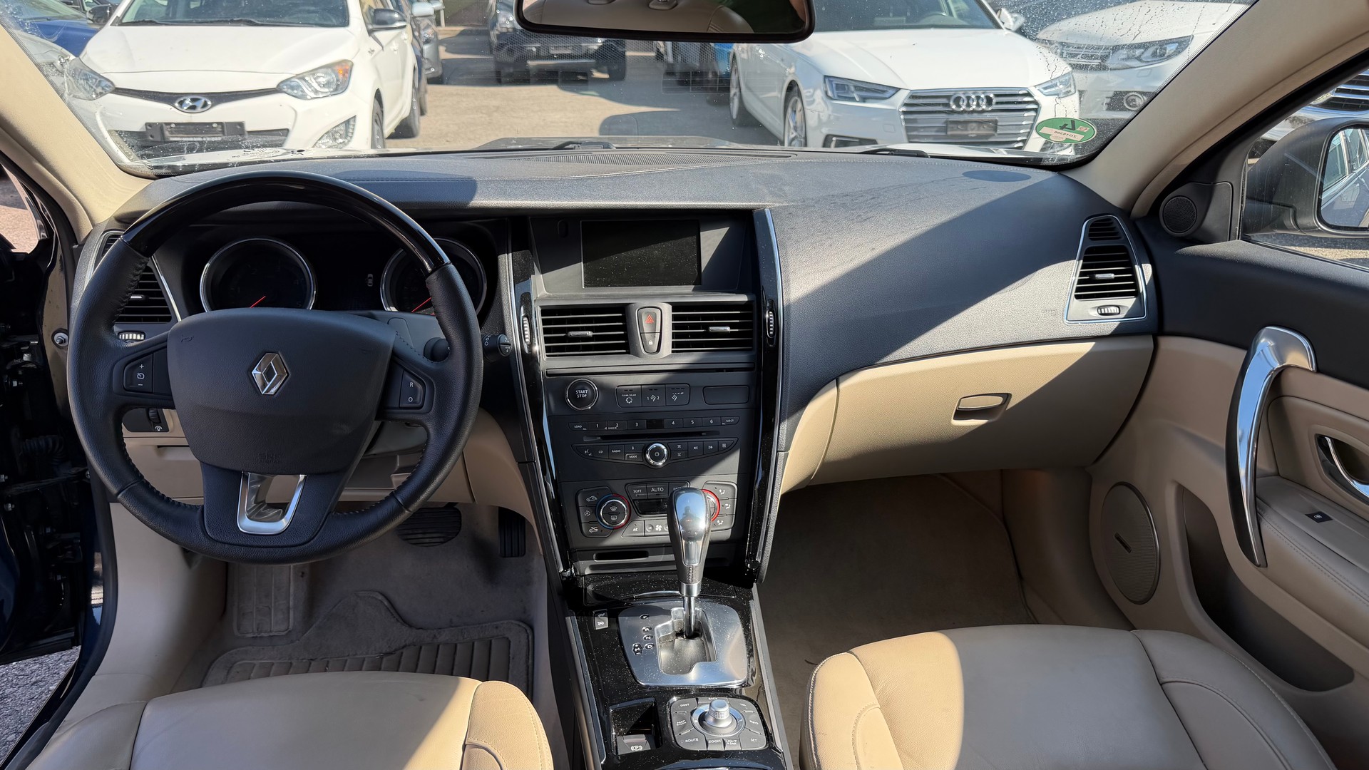 RENAULT Latitude 3.0 dCi Initiale active-shift-image-9